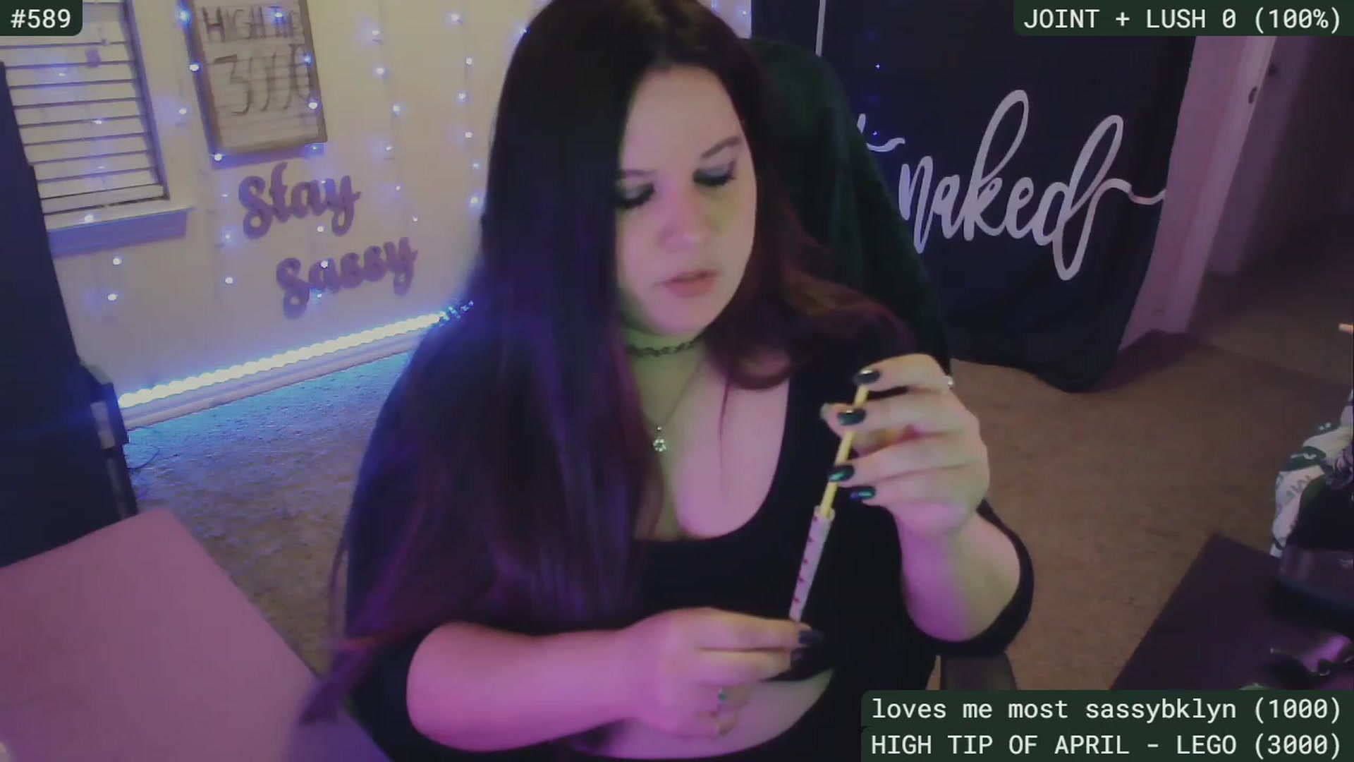 Gallery image thumbnail from SassySarah94's myfreecams stream on, 04/30/2023, 03:16 image 10 of 20
