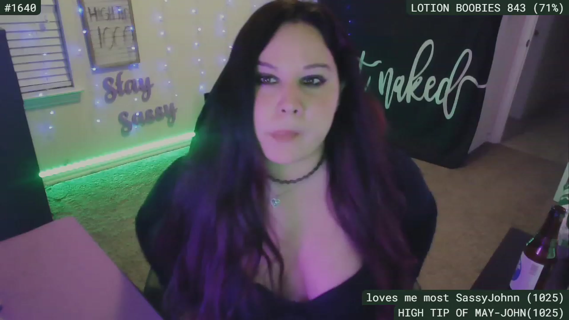 Gallery image thumbnail from SassySarah94's myfreecams stream on, 05/07/2023, 04:46 image 17 of 20