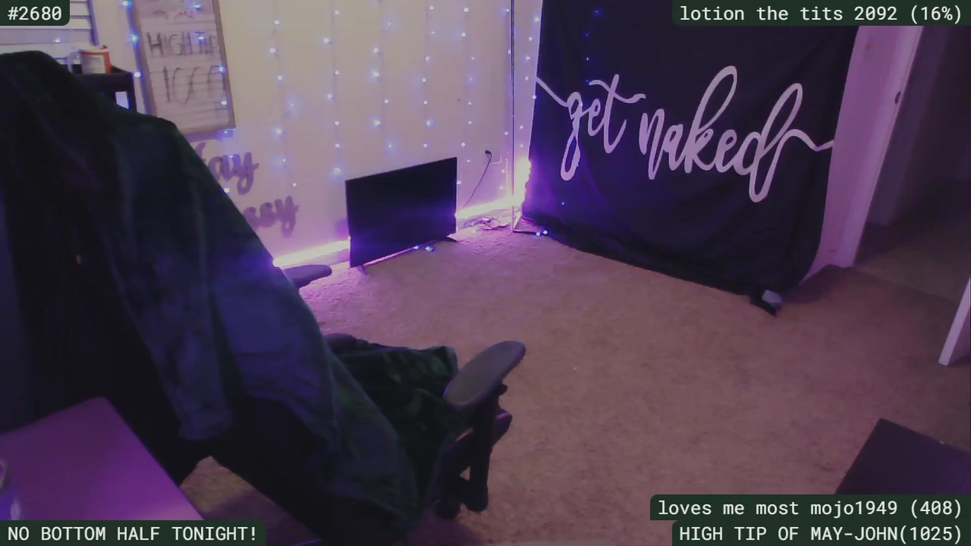 Gallery image thumbnail from SassySarah94's myfreecams stream on, 05/12/2023, 03:36 image 6 of 20
