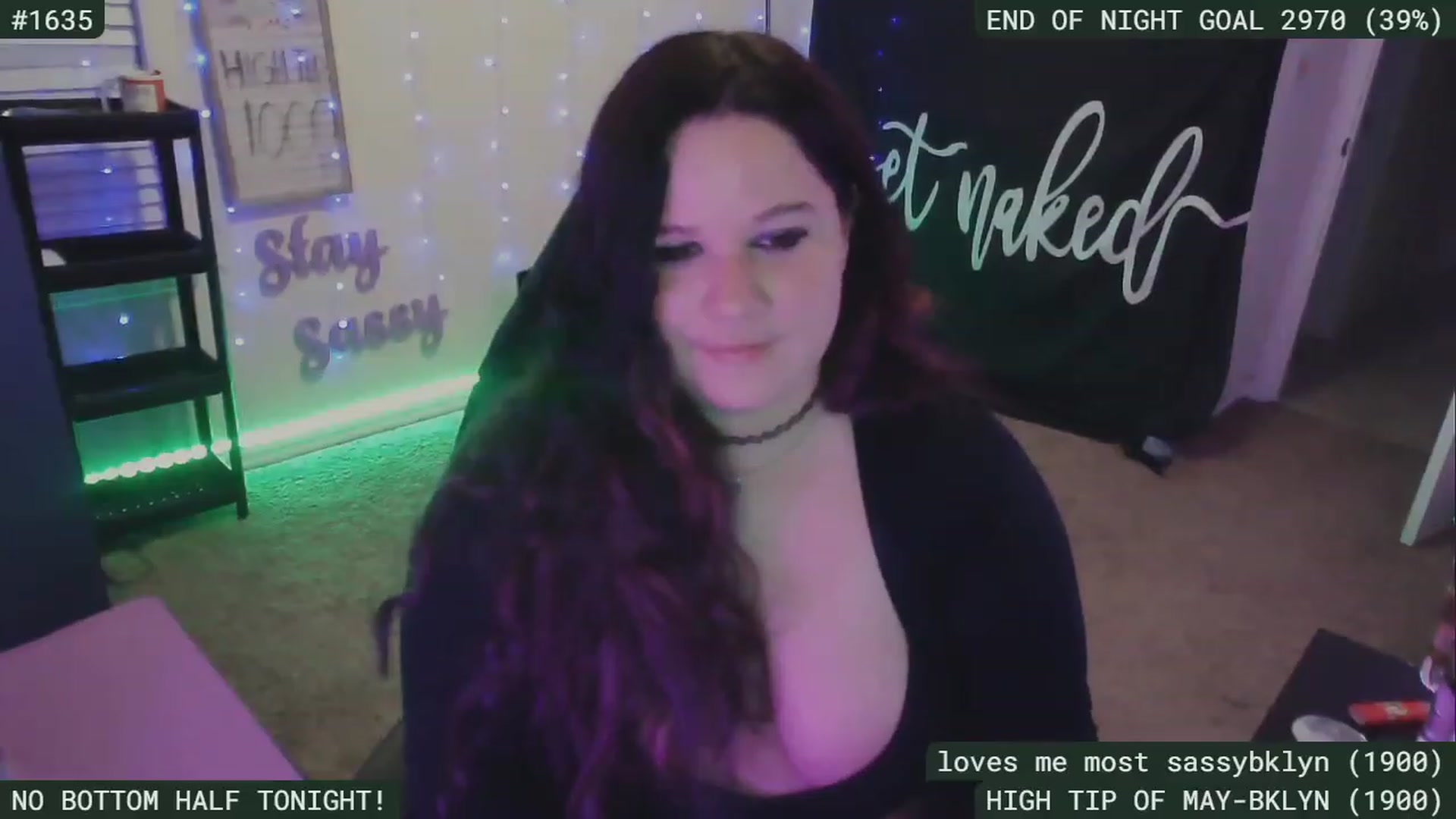 Gallery image thumbnail from SassySarah94's myfreecams stream on, 05/12/2023, 03:36 image 16 of 20