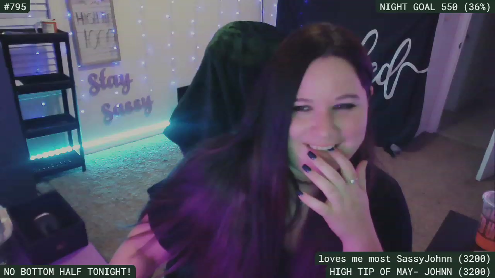 Gallery image thumbnail from SassySarah94's myfreecams stream on, 05/13/2023, 07:29 image 15 of 20
