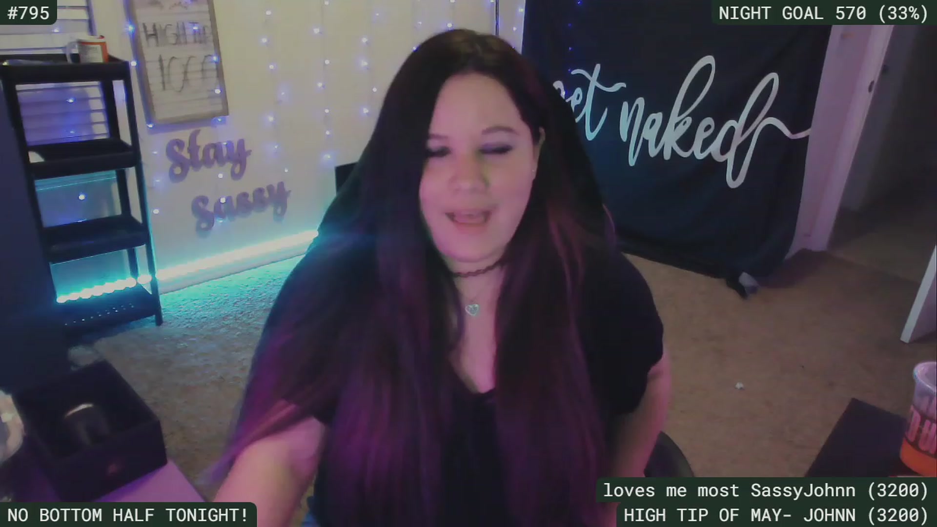 Gallery image thumbnail from SassySarah94's myfreecams stream on, 05/13/2023, 07:29 image 14 of 20