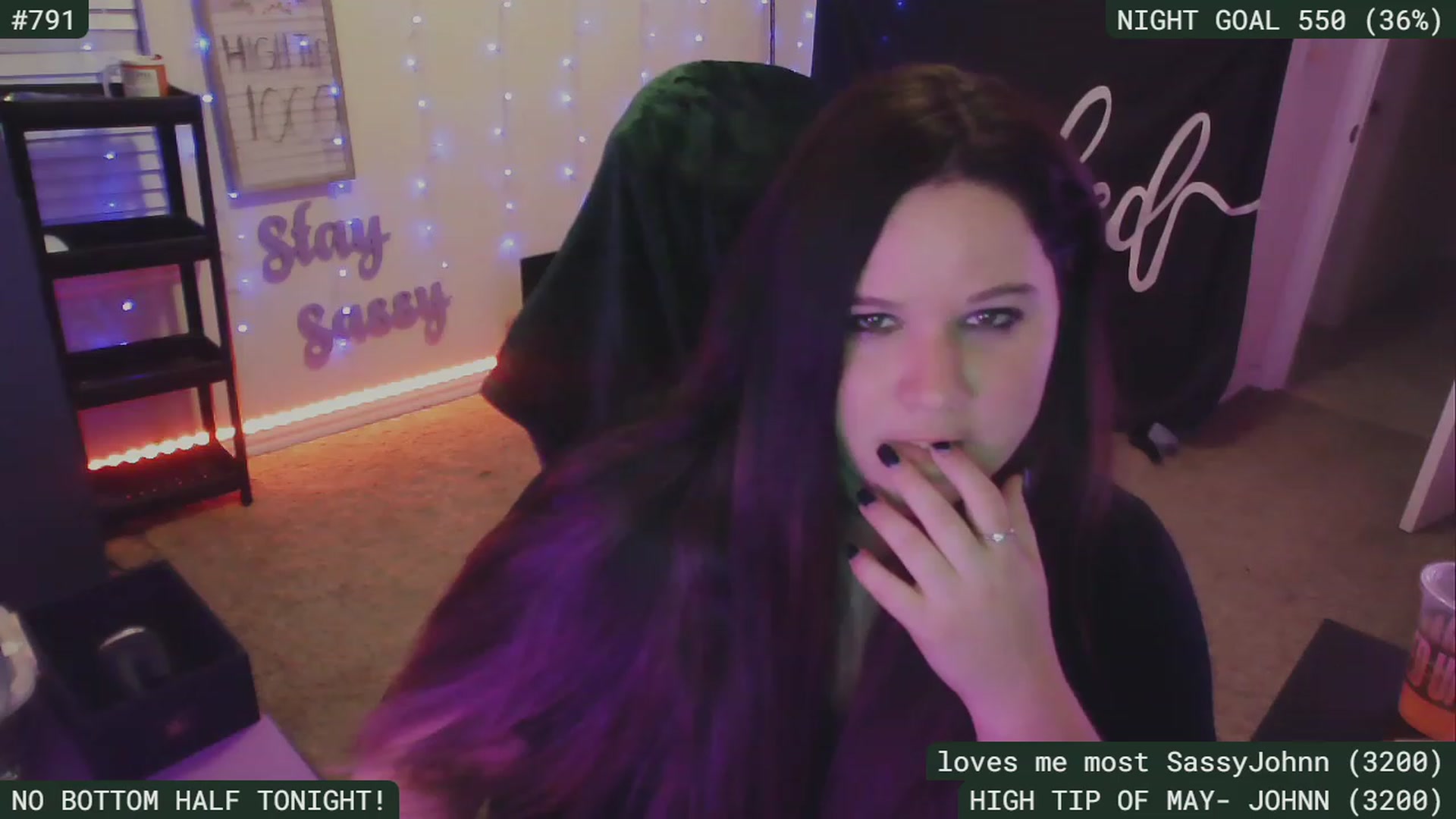 Gallery image thumbnail from SassySarah94's myfreecams stream on, 05/13/2023, 07:29 image 18 of 20