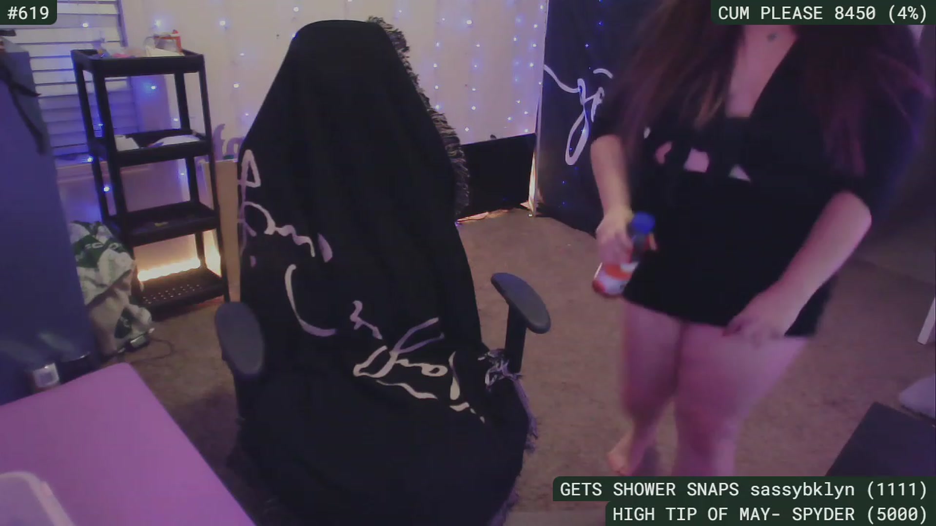 Gallery image thumbnail from SassySarah94's myfreecams stream on, 05/27/2023, 04:14 image 6 of 20
