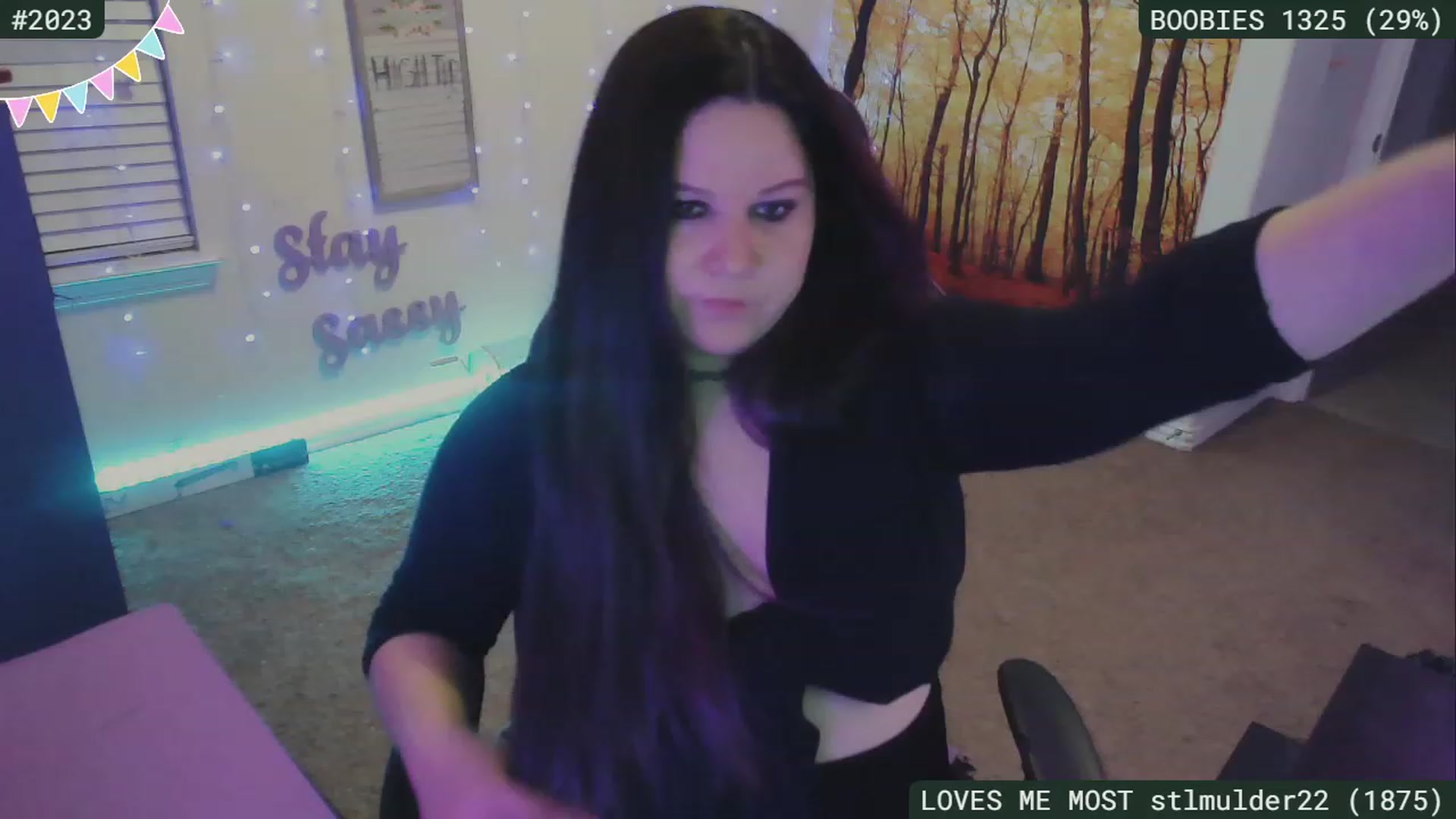Gallery image thumbnail from SassySarah94's myfreecams stream on, 08/13/2023, 05:07 image 5 of 20