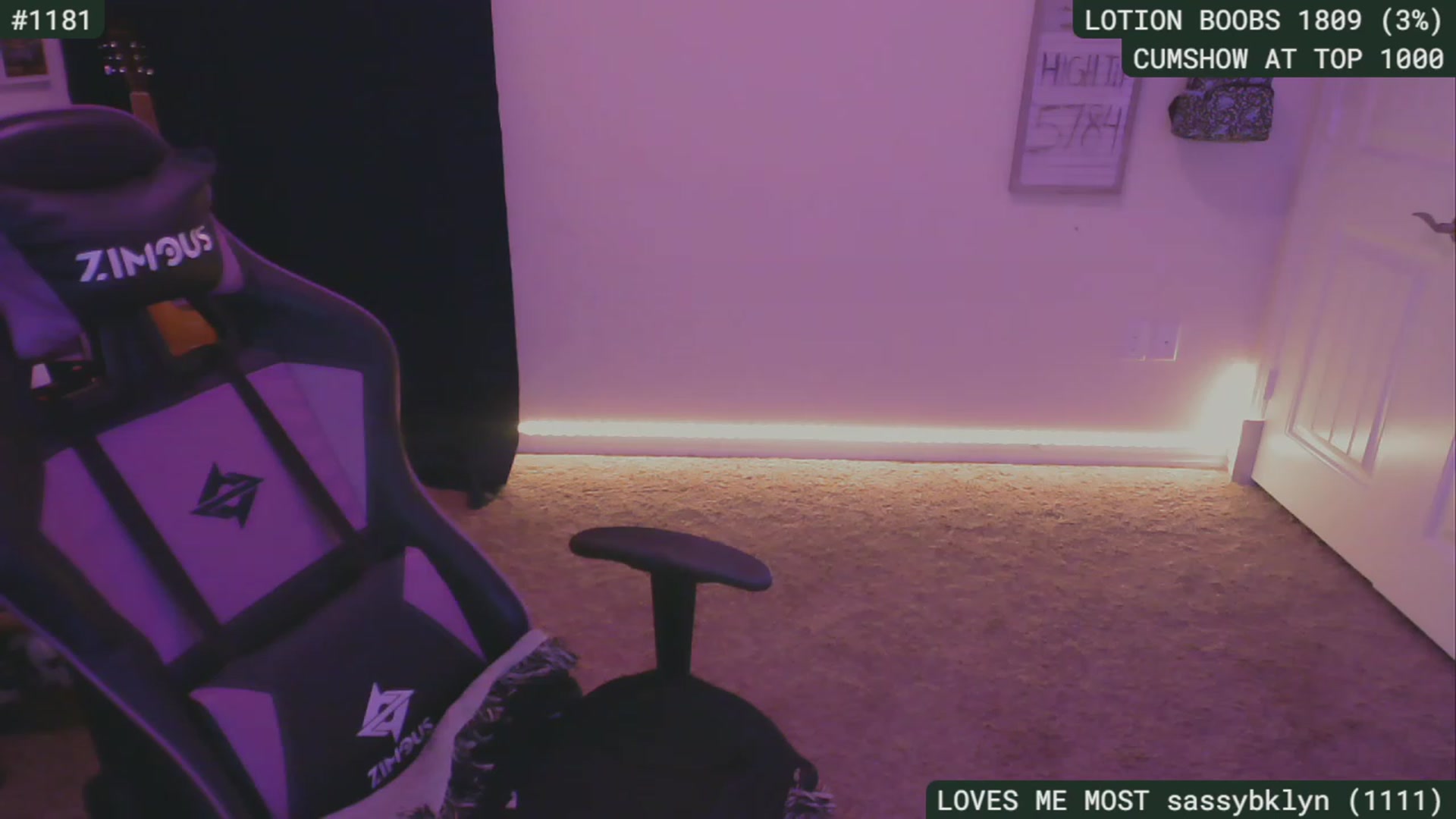 Gallery image thumbnail from SassySarah94's myfreecams stream on, 09/23/2023, 04:03 image 7 of 20