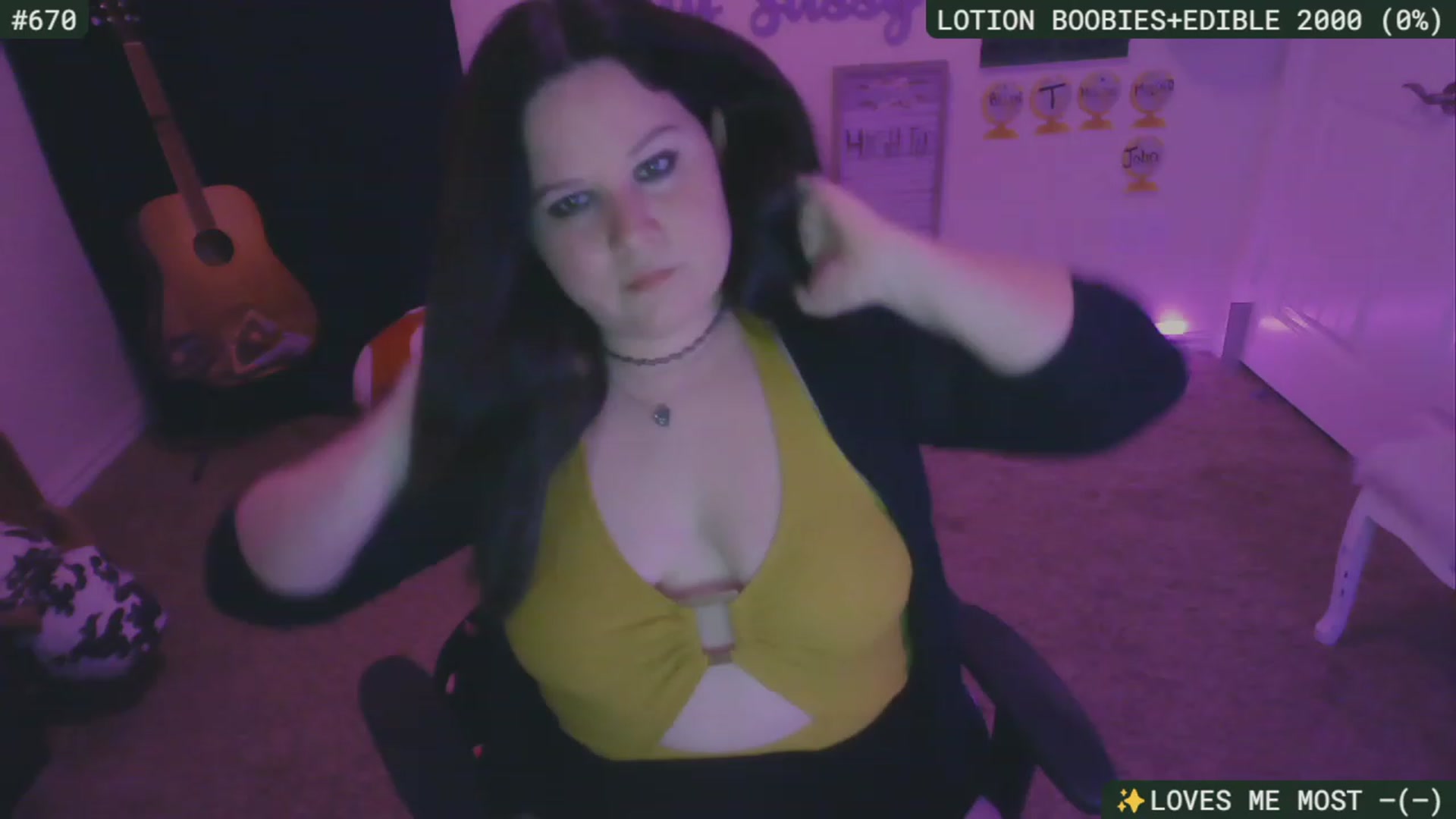 Gallery image thumbnail from SassySarah94's myfreecams stream on, 11/26/2023, 02:50 image 10 of 20