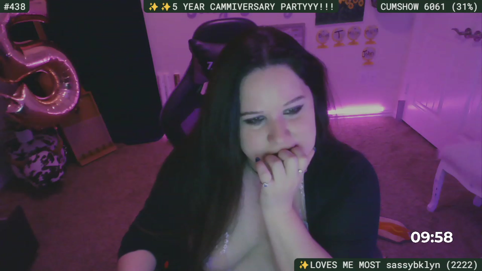 Gallery image thumbnail from SassySarah94's myfreecams stream on, 12/01/2023, 06:14 image 18 of 20