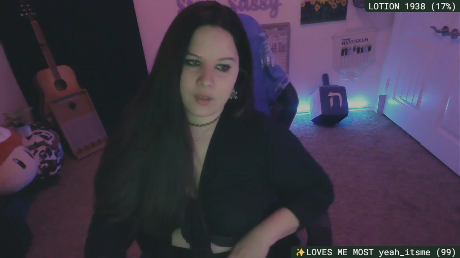 Gallery image thumbnail from SassySarah94's myfreecams stream on, 12/16/2023, 03:22 image 16 of 20