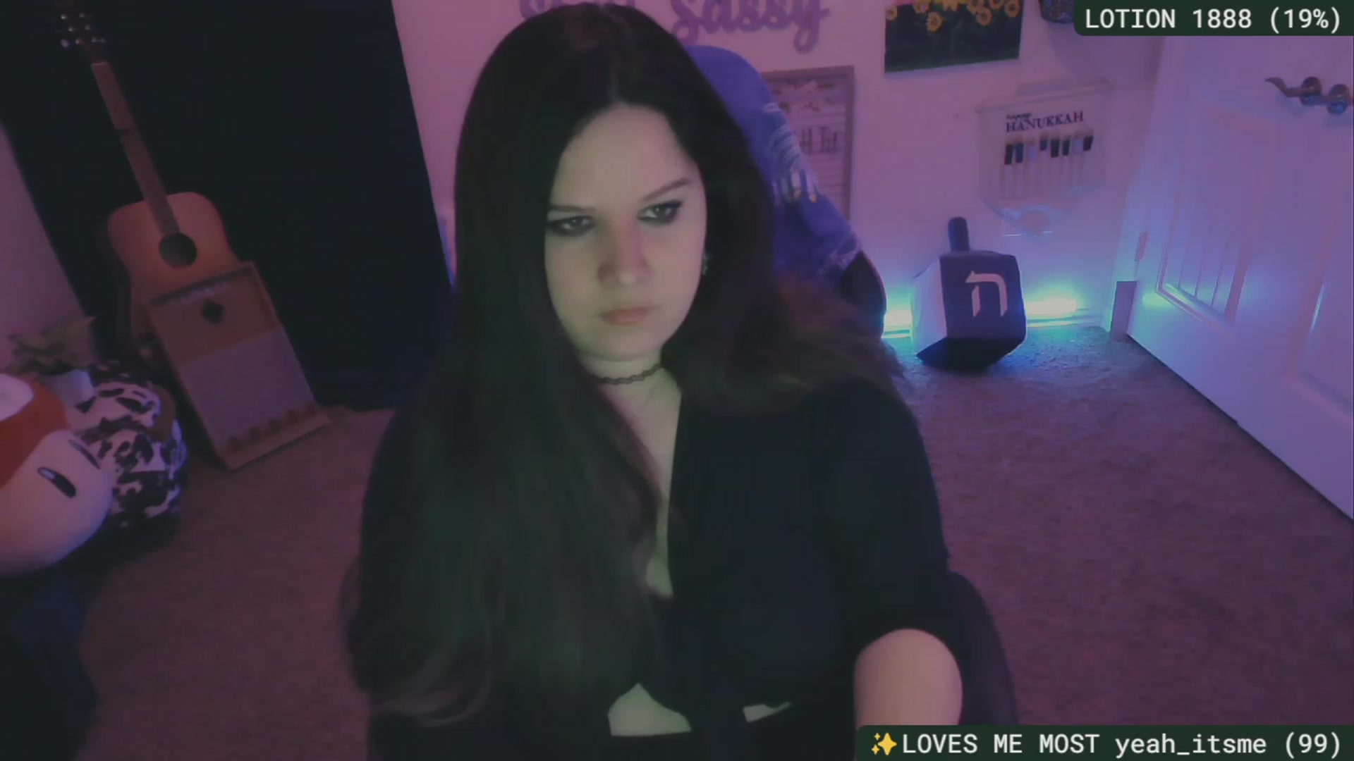 Gallery image thumbnail from SassySarah94's myfreecams stream on, 12/16/2023, 03:22 image 19 of 20