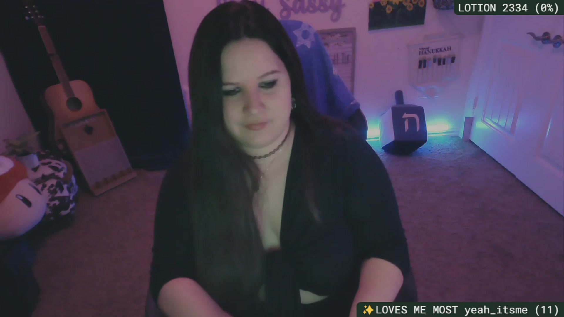 Gallery image thumbnail from SassySarah94's myfreecams stream on, 12/16/2023, 03:22 image 4 of 20
