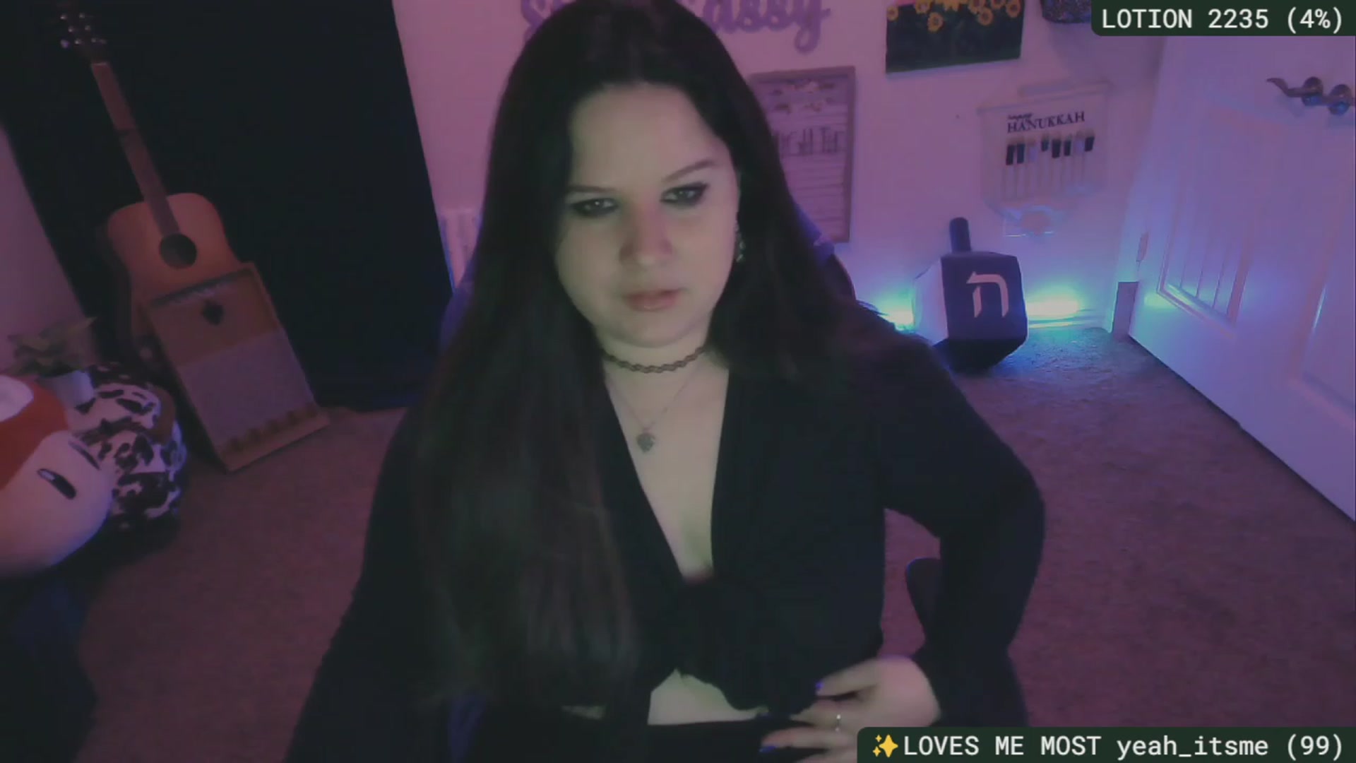 Gallery image thumbnail from SassySarah94's myfreecams stream on, 12/16/2023, 03:22 image 8 of 20