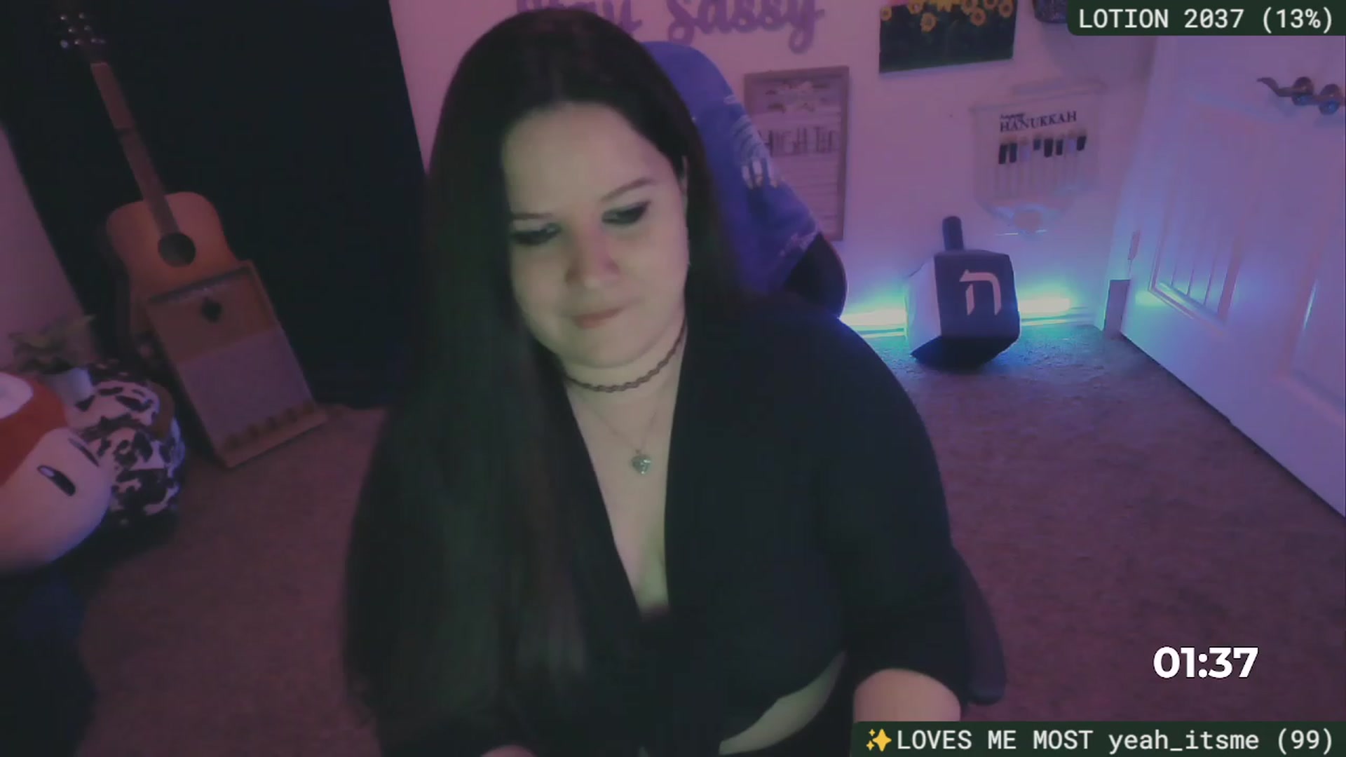 Gallery image thumbnail from SassySarah94's myfreecams stream on, 12/16/2023, 03:22 image 11 of 20