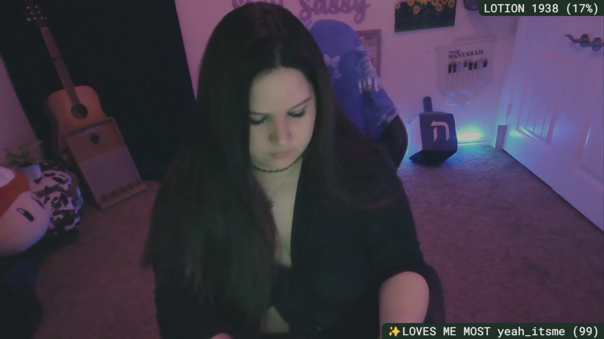 Gallery image thumbnail from SassySarah94's myfreecams stream on, 12/16/2023, 03:22 image 17 of 20