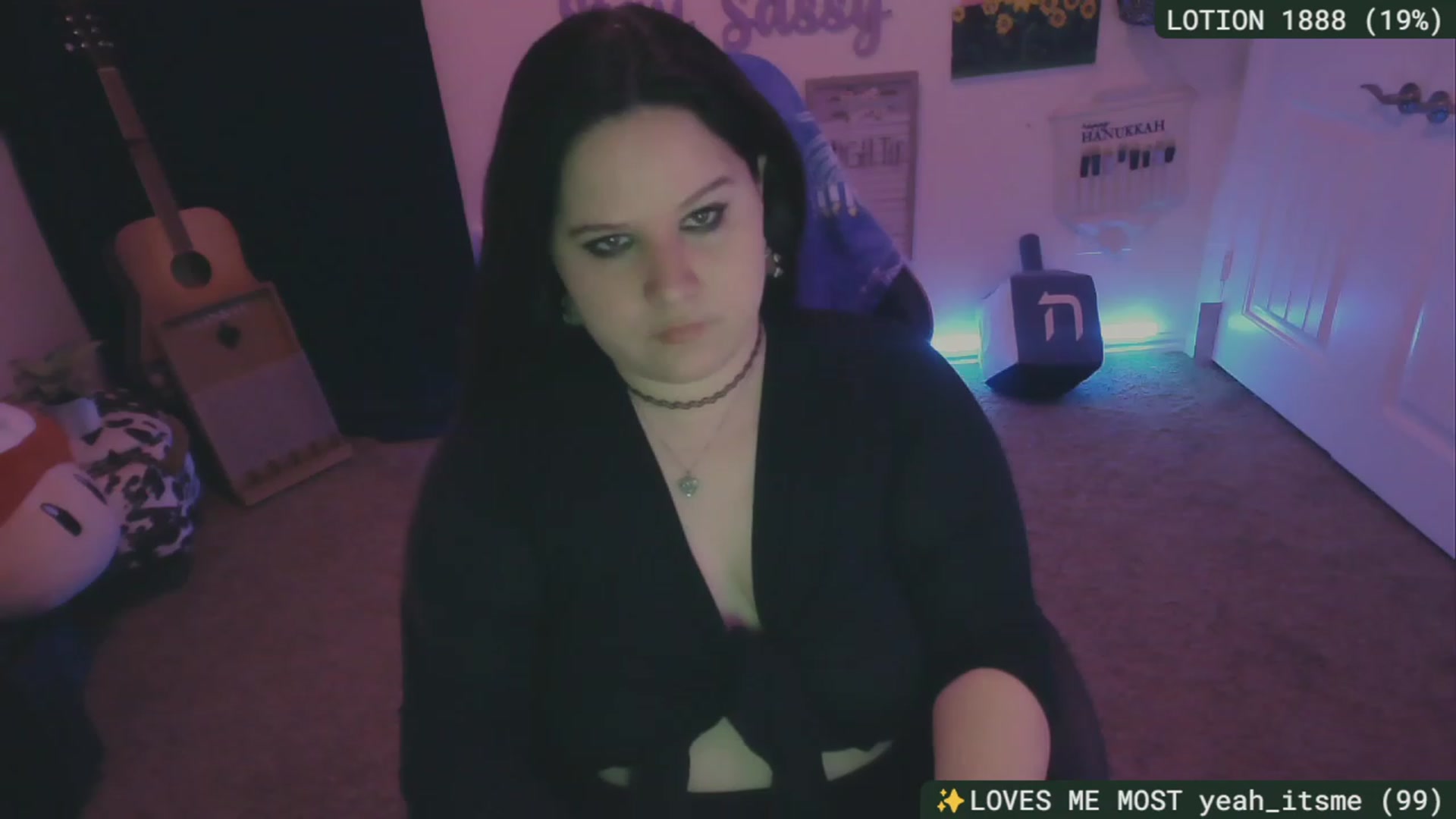 Gallery image thumbnail from SassySarah94's myfreecams stream on, 12/16/2023, 03:22 image 20 of 20