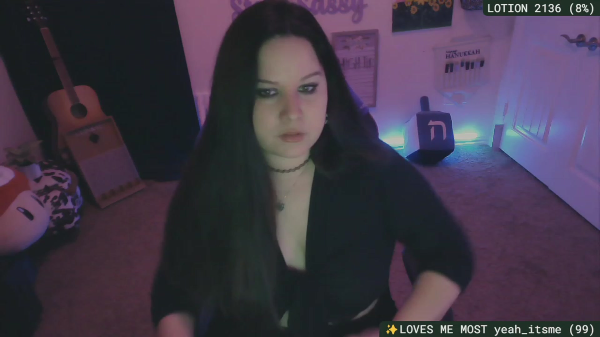 Gallery image thumbnail from SassySarah94's myfreecams stream on, 12/16/2023, 03:22 image 10 of 20