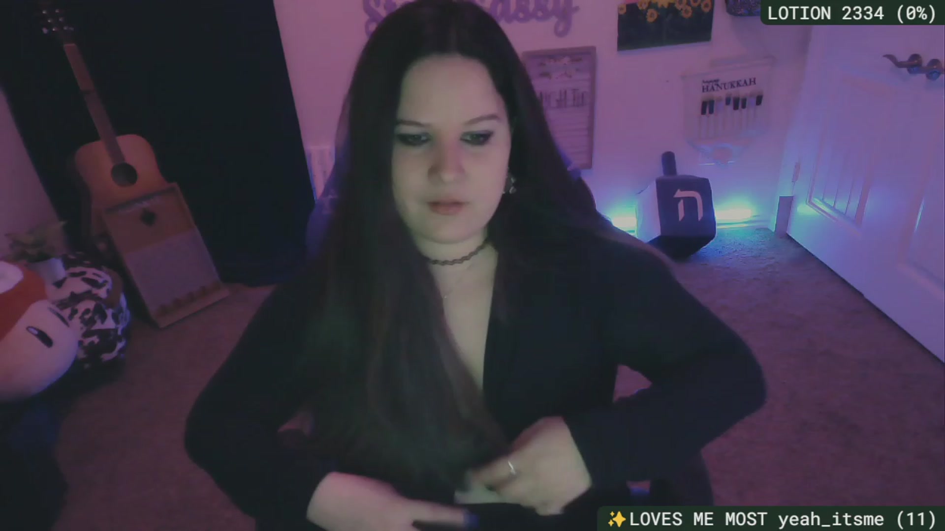 Gallery image thumbnail from SassySarah94's myfreecams stream on, 12/16/2023, 03:22 image 6 of 20