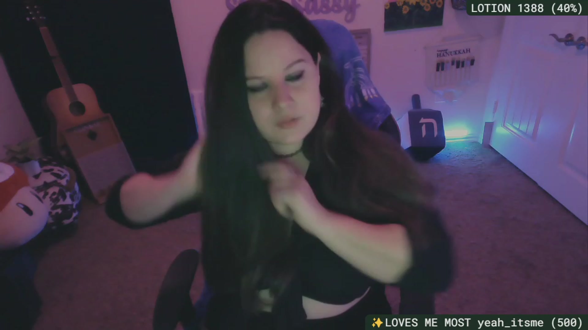 Gallery image thumbnail from SassySarah94's myfreecams stream on, 12/16/2023, 04:19 image 4 of 20