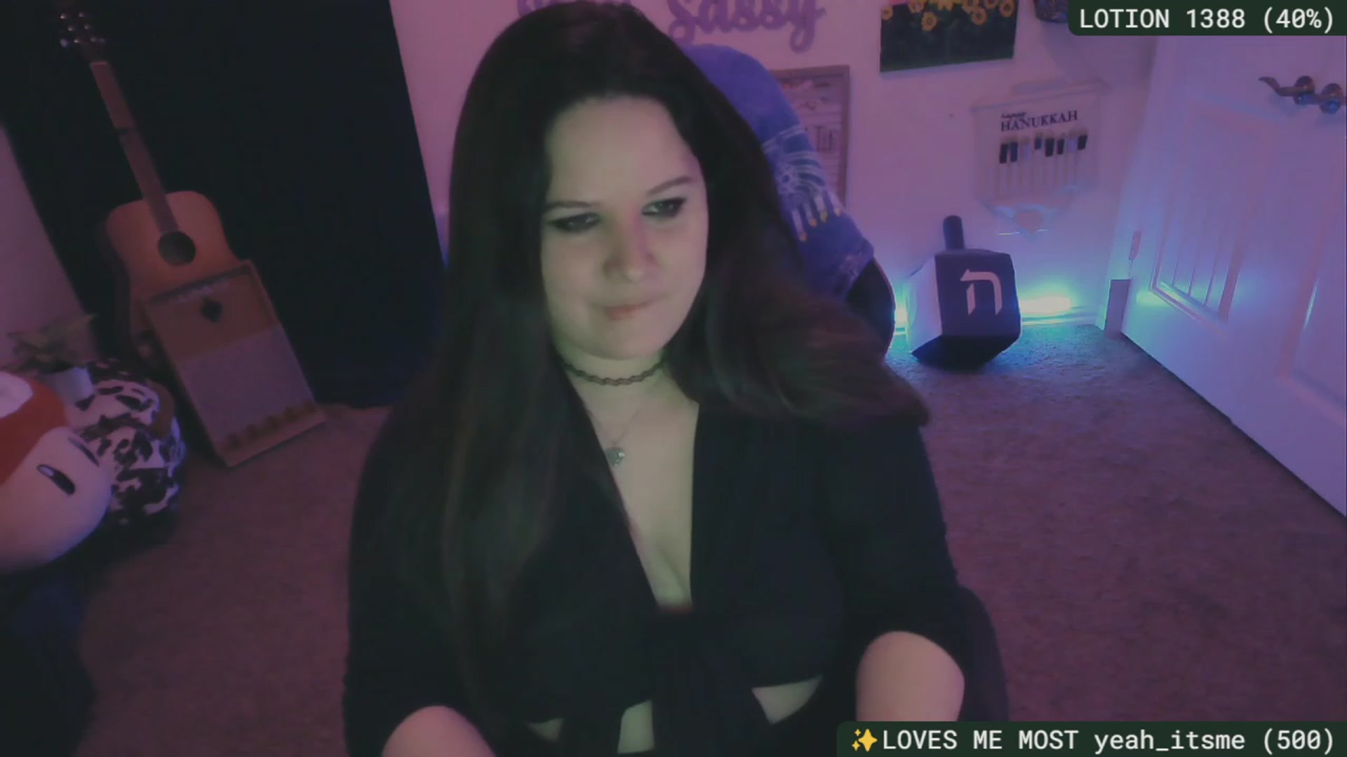 Gallery image thumbnail from SassySarah94's myfreecams stream on, 12/16/2023, 04:19 image 2 of 20