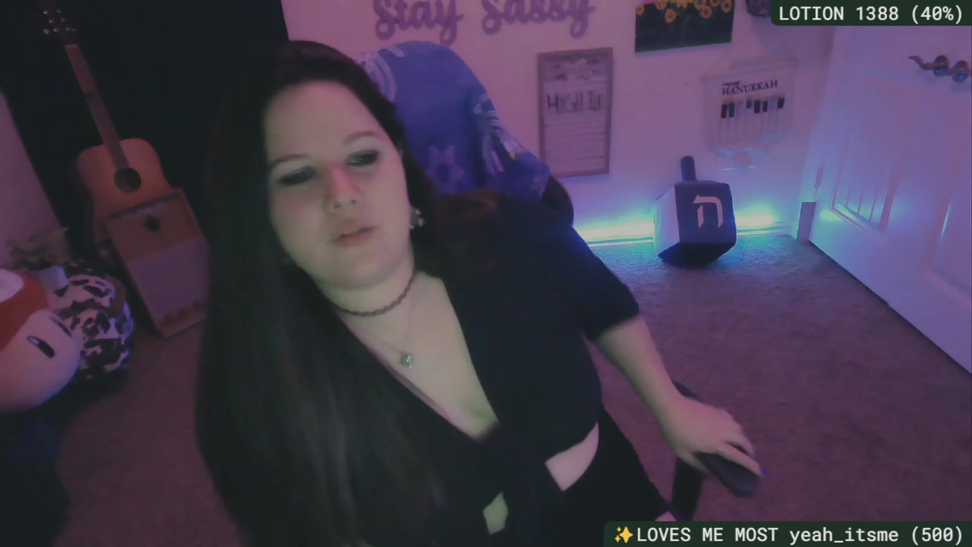 Gallery image thumbnail from SassySarah94's myfreecams stream on, 12/16/2023, 04:19 image 7 of 20