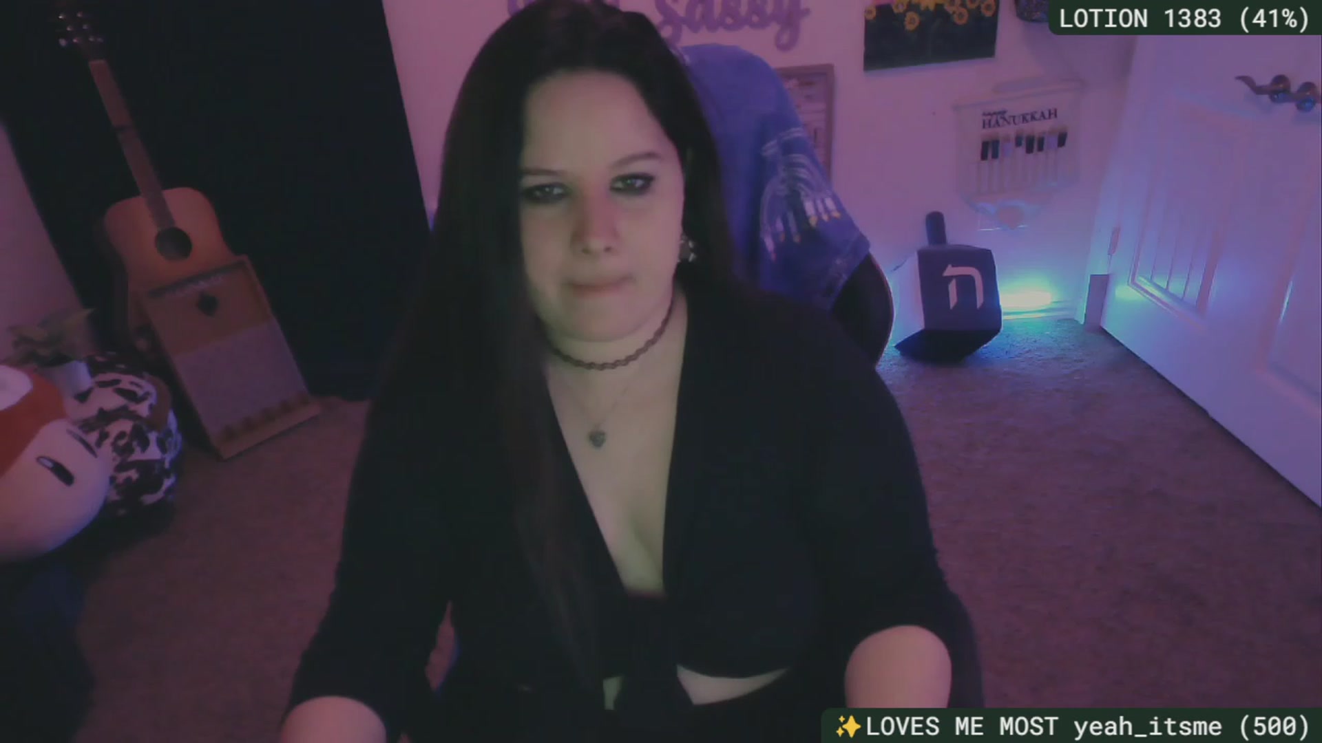 Gallery image thumbnail from SassySarah94's myfreecams stream on, 12/16/2023, 04:19 image 14 of 20