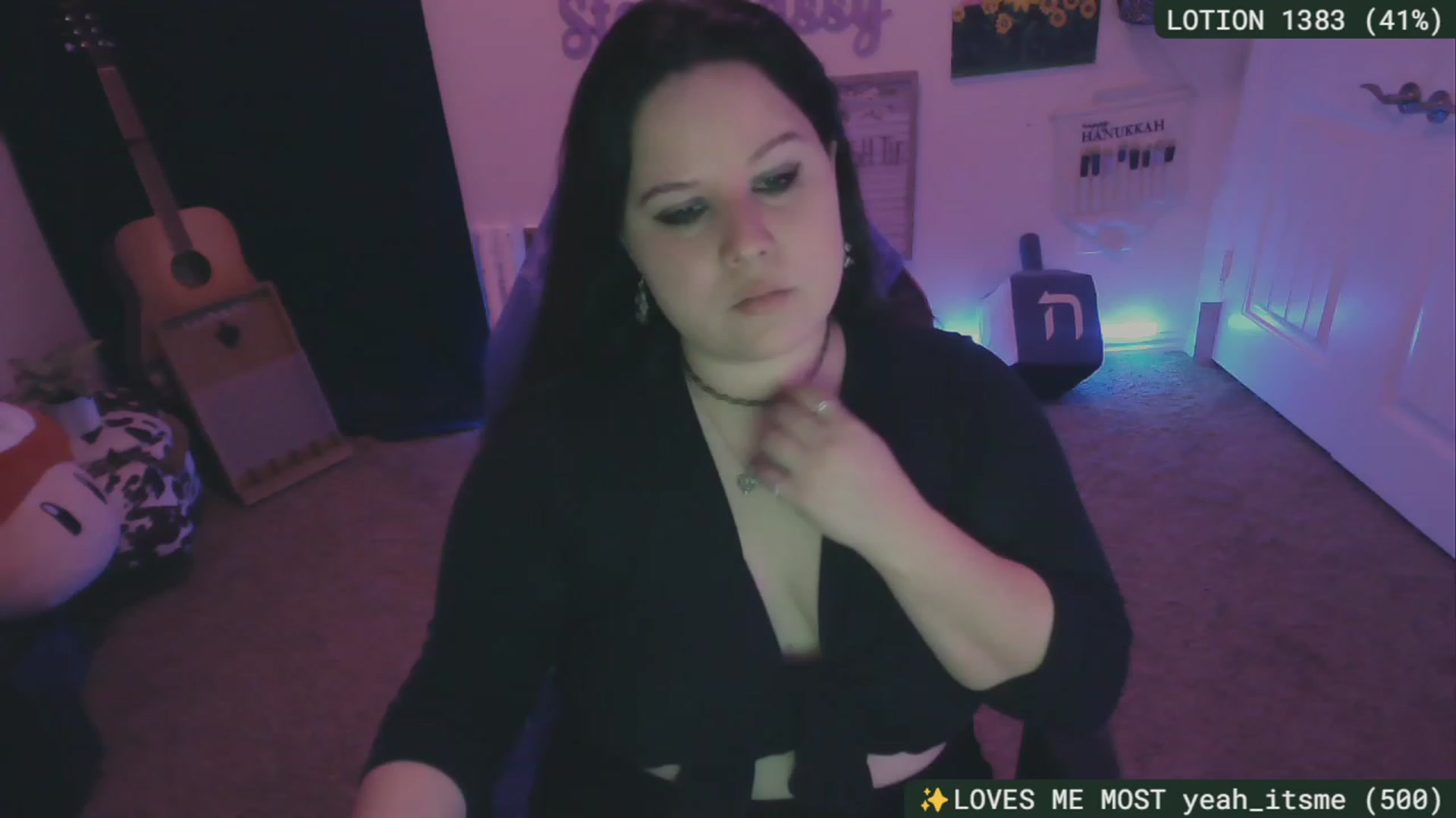 Gallery image thumbnail from SassySarah94's myfreecams stream on, 12/16/2023, 04:19 image 16 of 20