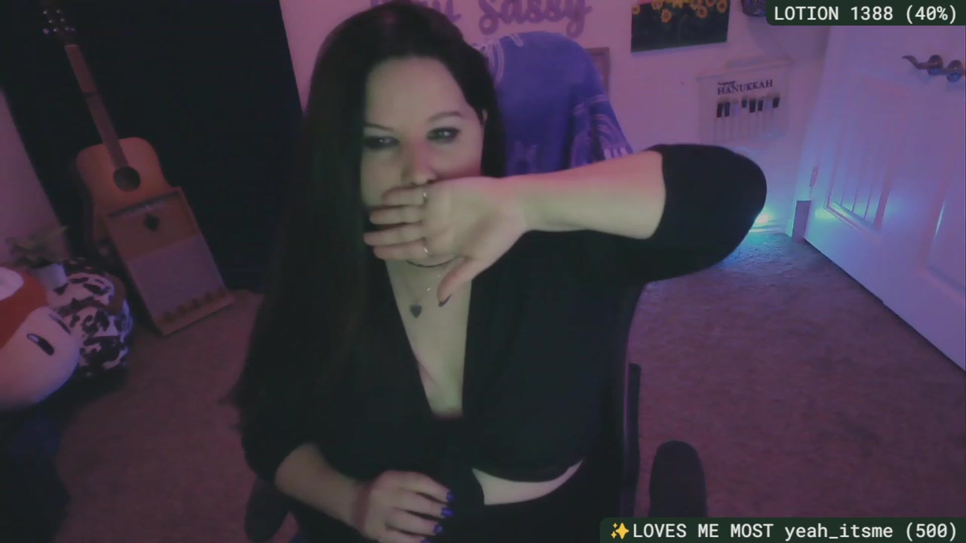 Gallery image thumbnail from SassySarah94's myfreecams stream on, 12/16/2023, 04:19 image 12 of 20