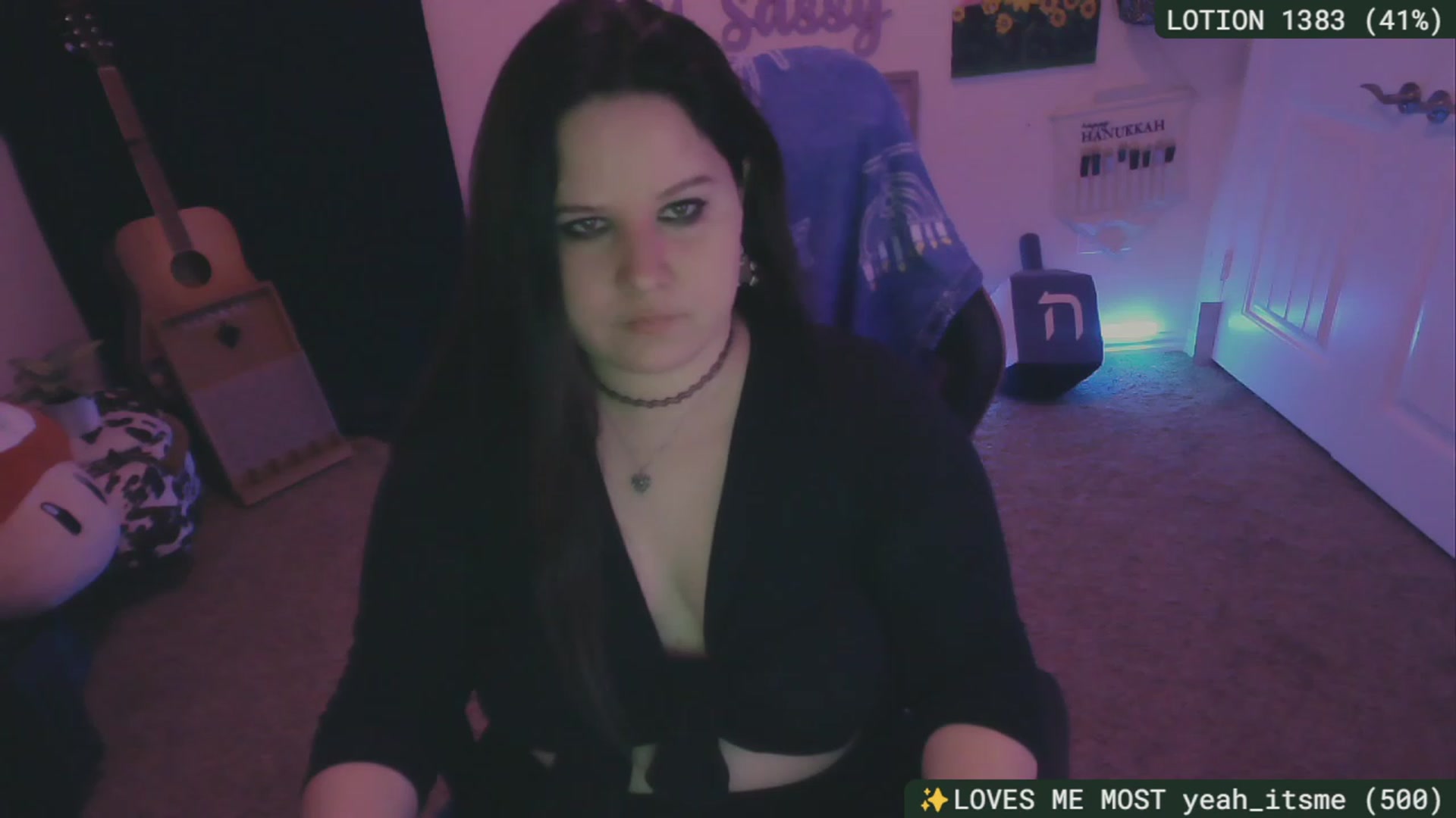 Gallery image thumbnail from SassySarah94's myfreecams stream on, 12/16/2023, 04:19 image 13 of 20