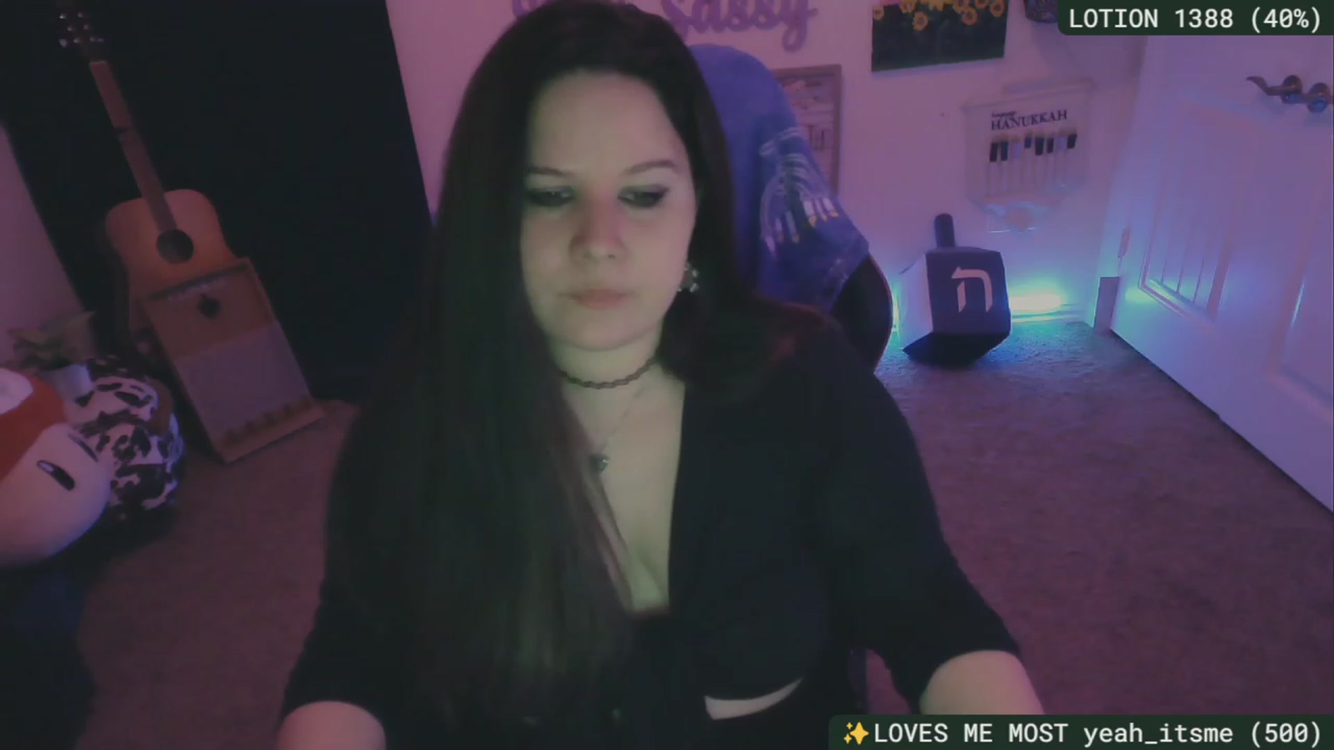 Gallery image thumbnail from SassySarah94's myfreecams stream on, 12/16/2023, 04:19 image 9 of 20