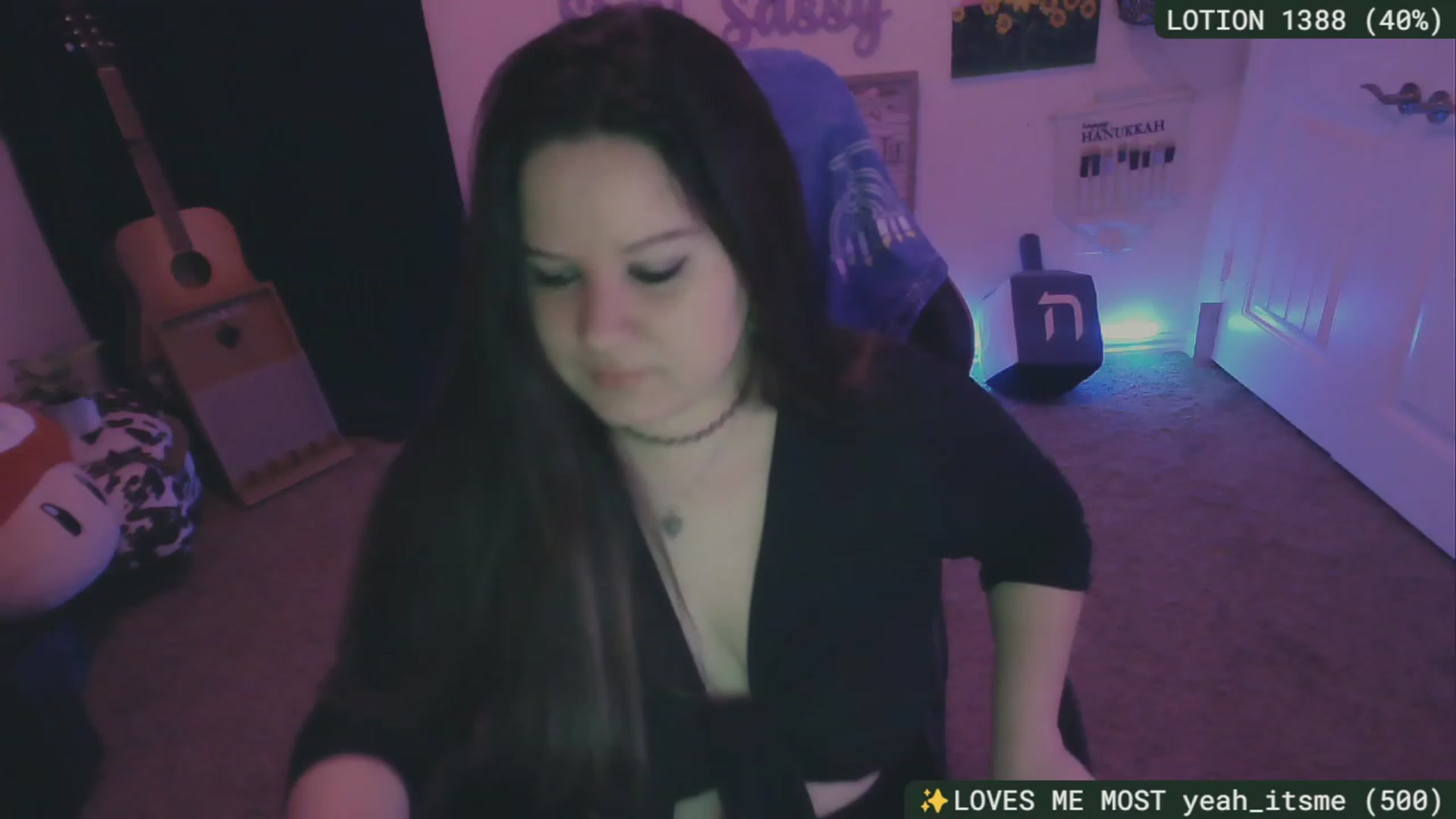 Gallery image thumbnail from SassySarah94's myfreecams stream on, 12/16/2023, 04:19 image 10 of 20