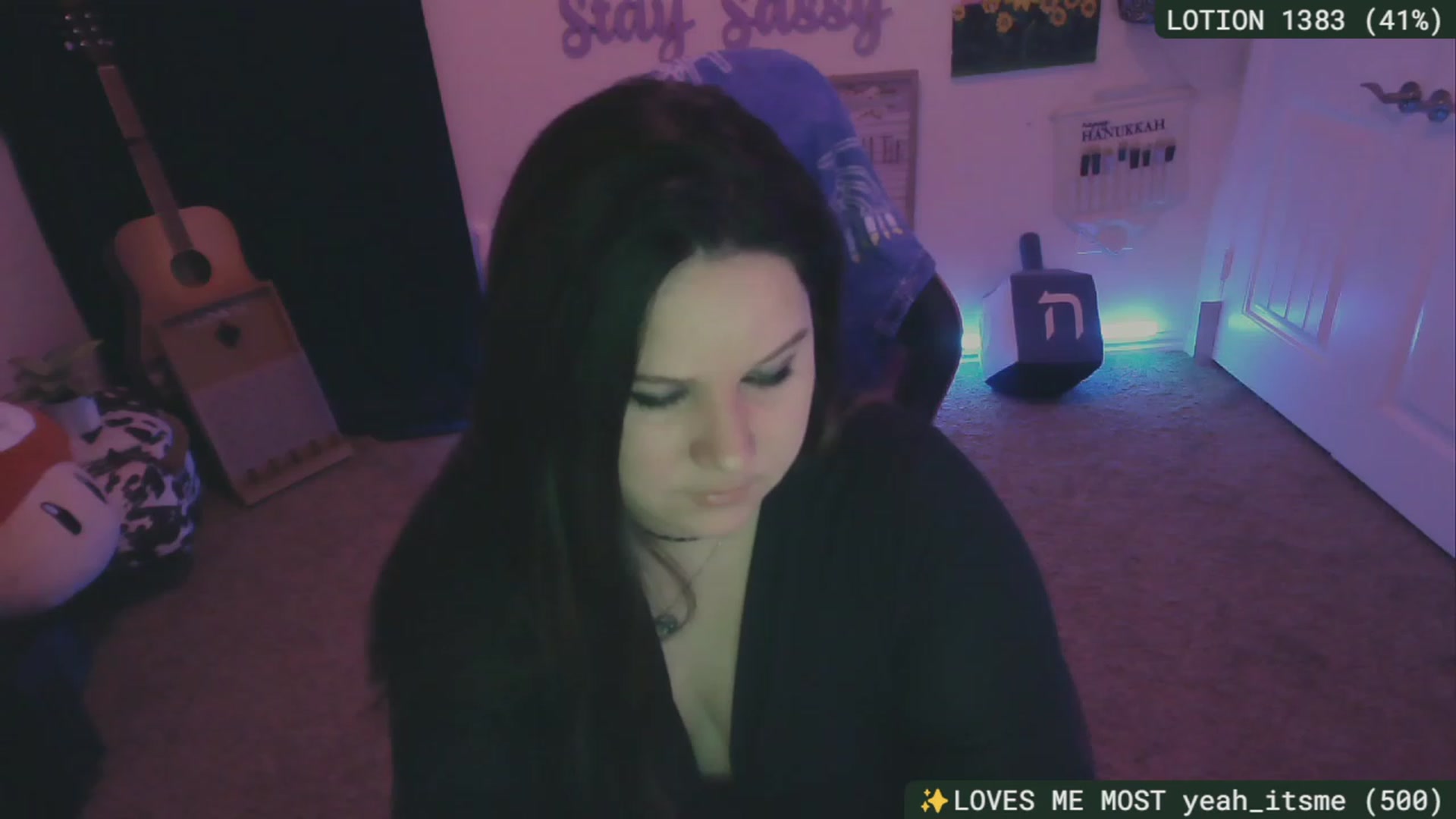 Gallery image thumbnail from SassySarah94's myfreecams stream on, 12/16/2023, 04:19 image 18 of 20