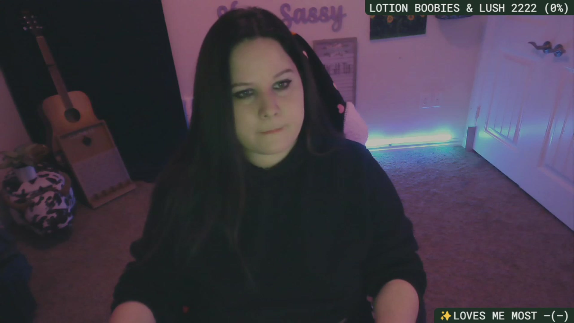 Gallery image thumbnail from SassySarah94's myfreecams stream on, 12/17/2023, 05:40 image 5 of 20