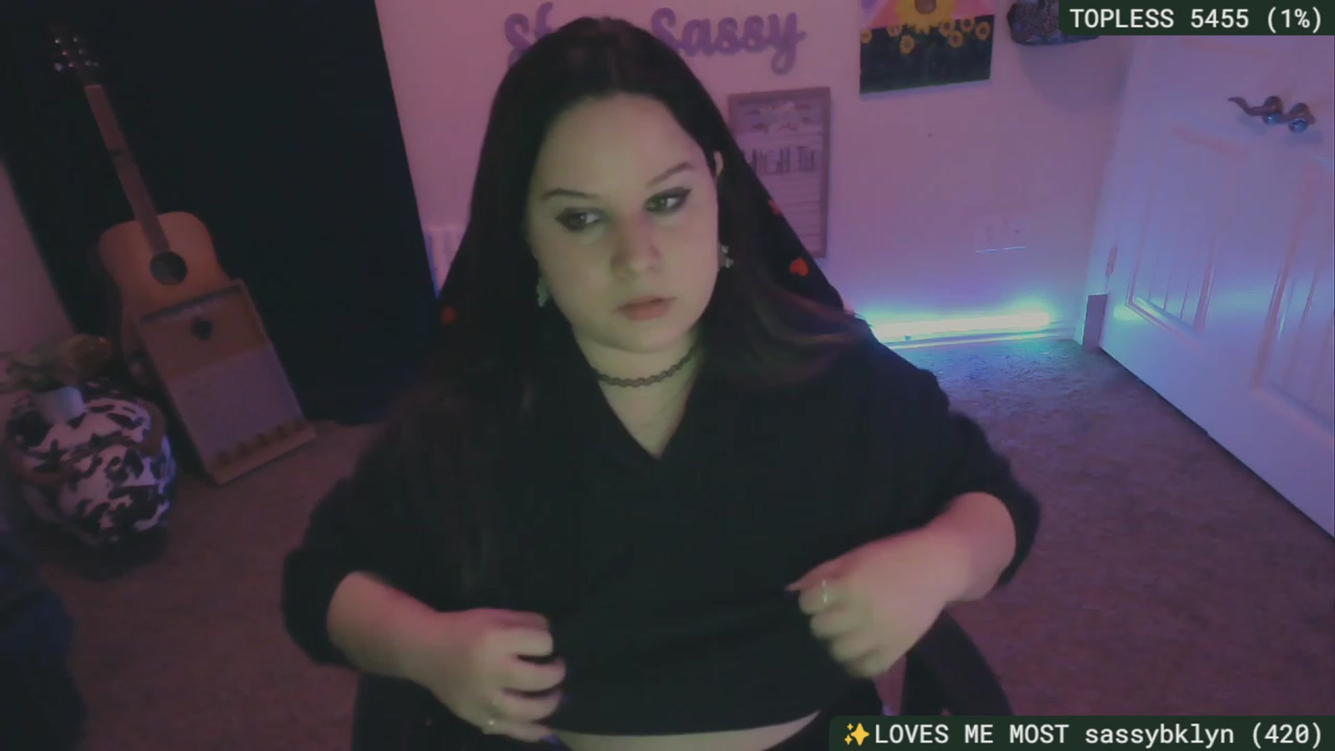 Gallery image thumbnail from SassySarah94's myfreecams stream on, 12/17/2023, 05:40 image 17 of 20