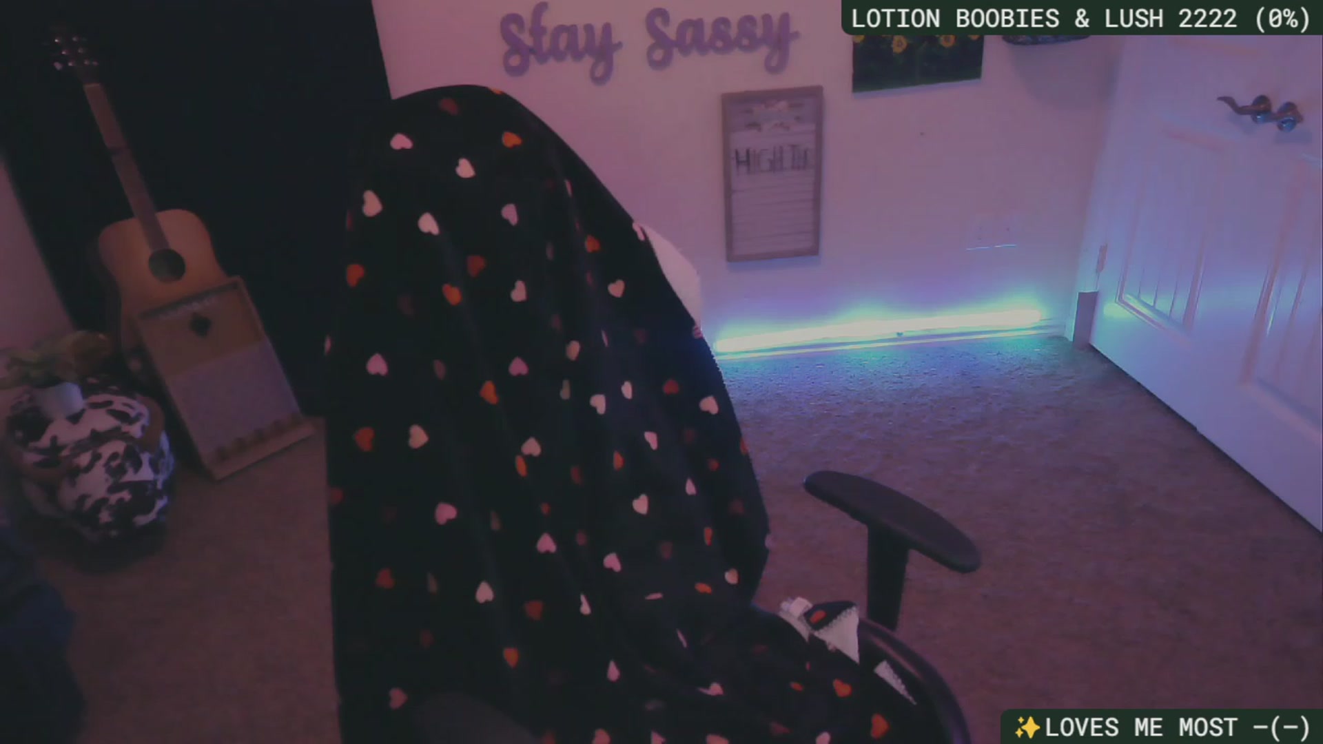 Gallery image thumbnail from SassySarah94's myfreecams stream on, 12/17/2023, 05:40 image 4 of 20