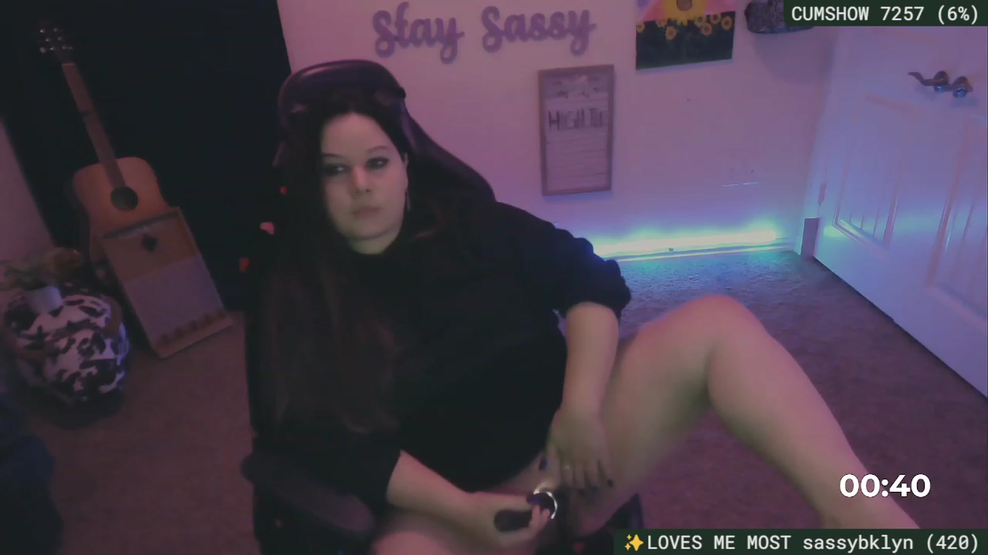 Gallery image thumbnail from SassySarah94's myfreecams stream on, 12/17/2023, 07:09 image 4 of 20