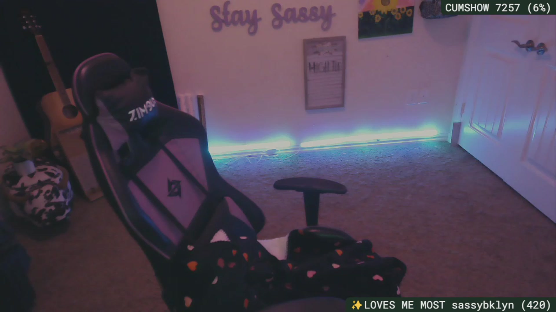 Gallery image thumbnail from SassySarah94's myfreecams stream on, 12/17/2023, 07:09 image 5 of 20