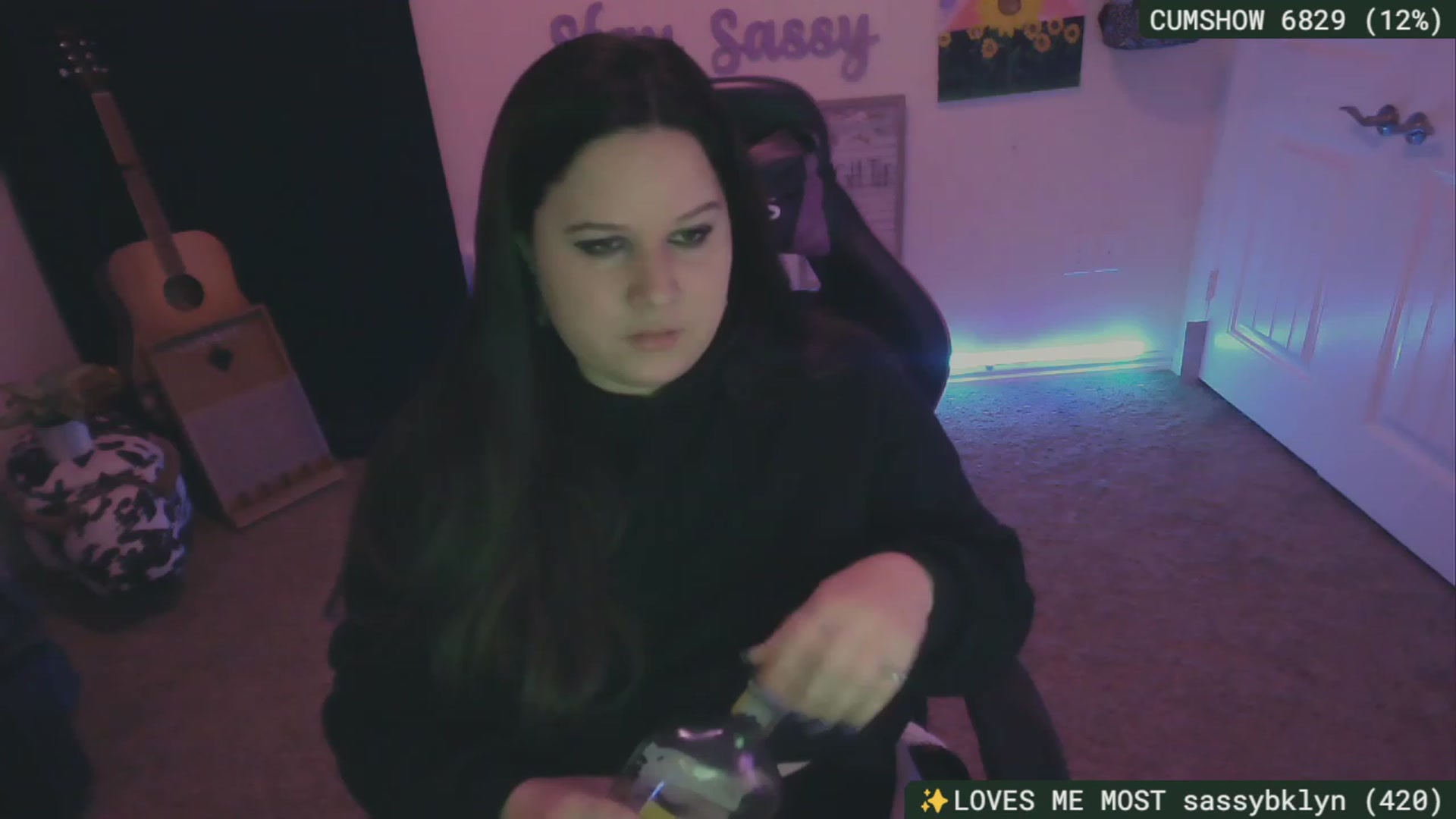 Gallery image thumbnail from SassySarah94's myfreecams stream on, 12/17/2023, 07:09 image 17 of 20