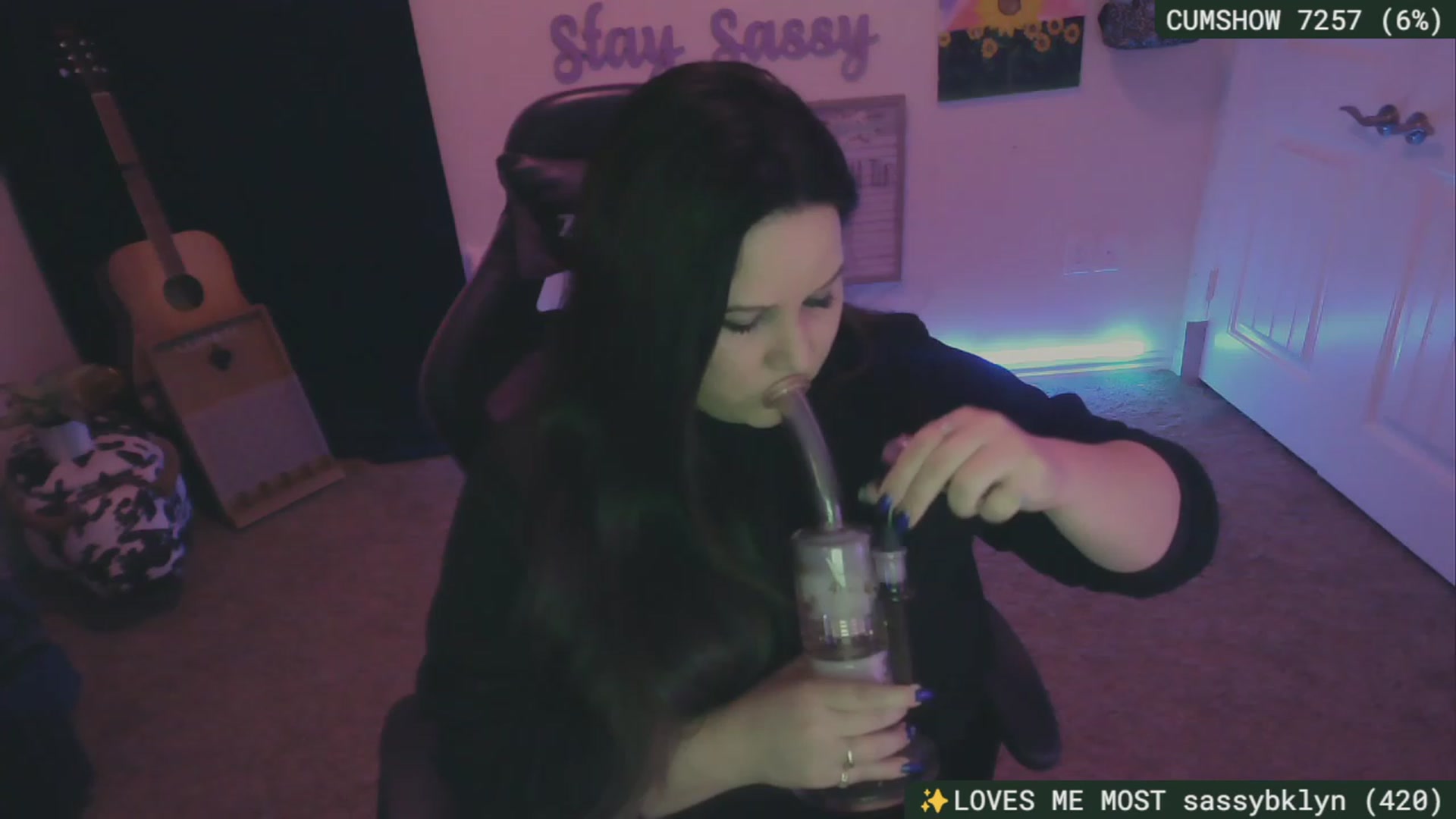 Gallery image thumbnail from SassySarah94's myfreecams stream on, 12/17/2023, 07:09 image 6 of 20
