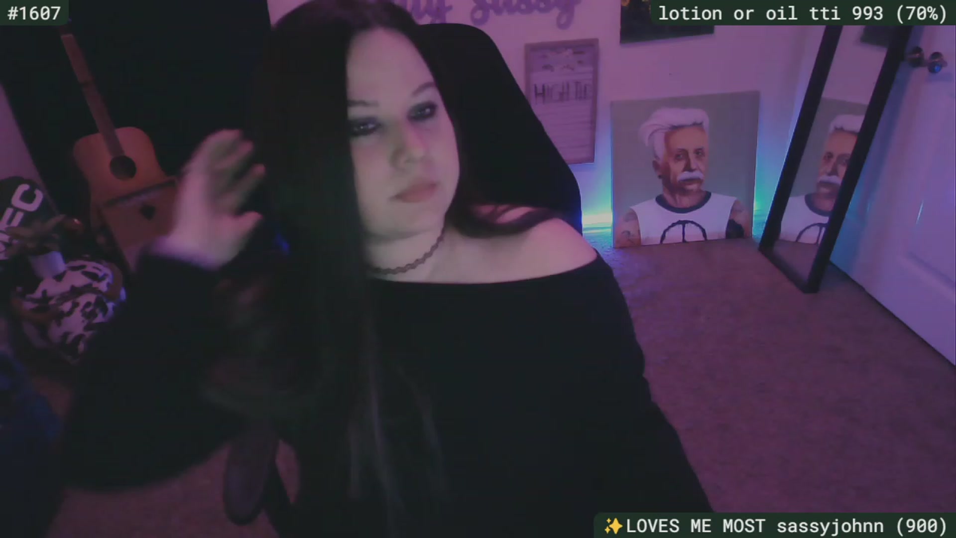 Gallery image thumbnail from SassySarah94's myfreecams stream on, 01/10/2024, 04:42 image 11 of 20