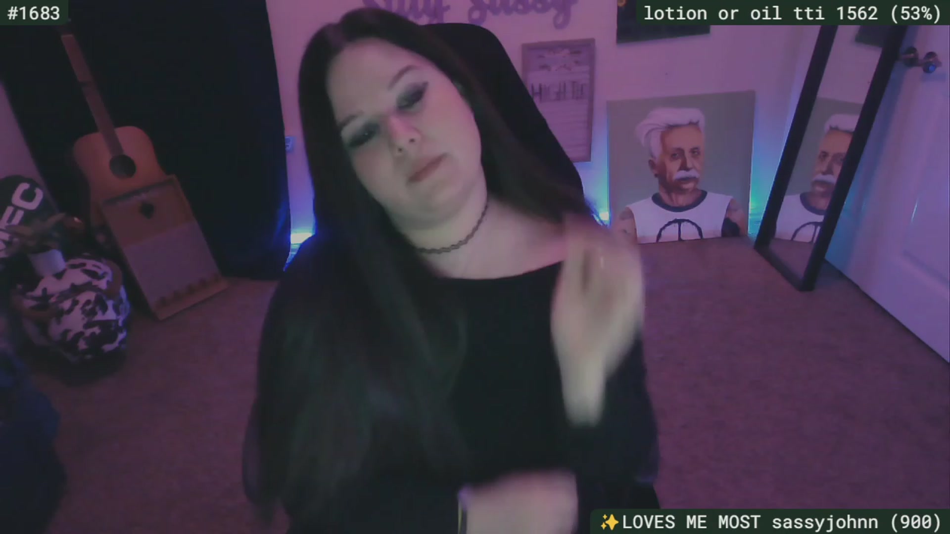 Gallery image thumbnail from SassySarah94's myfreecams stream on, 01/10/2024, 04:42 image 8 of 20