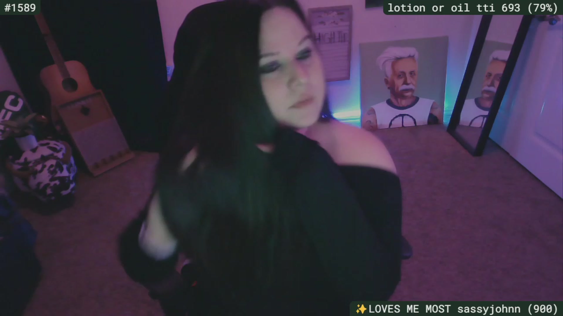 Gallery image thumbnail from SassySarah94's myfreecams stream on, 01/10/2024, 04:42 image 15 of 20