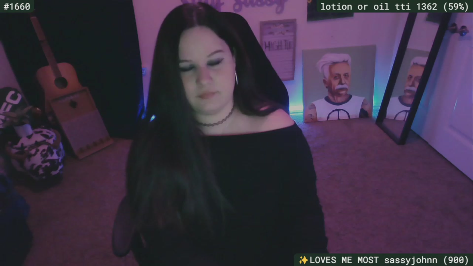 Gallery image thumbnail from SassySarah94's myfreecams stream on, 01/10/2024, 04:42 image 10 of 20