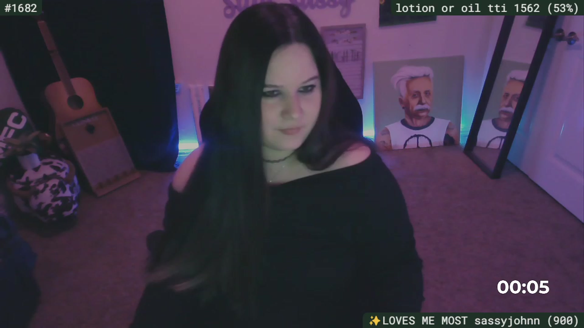 Gallery image thumbnail from SassySarah94's myfreecams stream on, 01/10/2024, 04:42 image 6 of 20