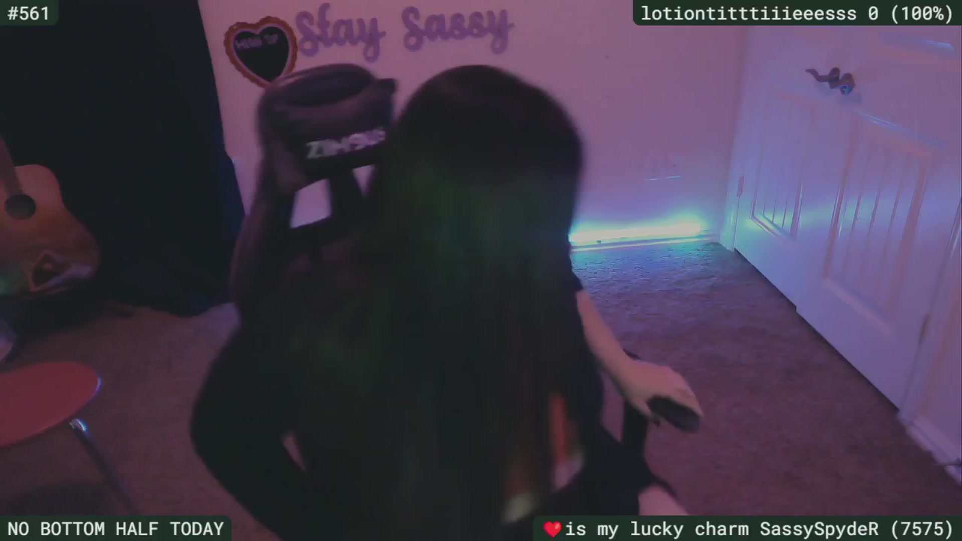 Gallery image thumbnail from SassySarah94's myfreecams stream on, 03/10/2024, 03:04 image 8 of 20
