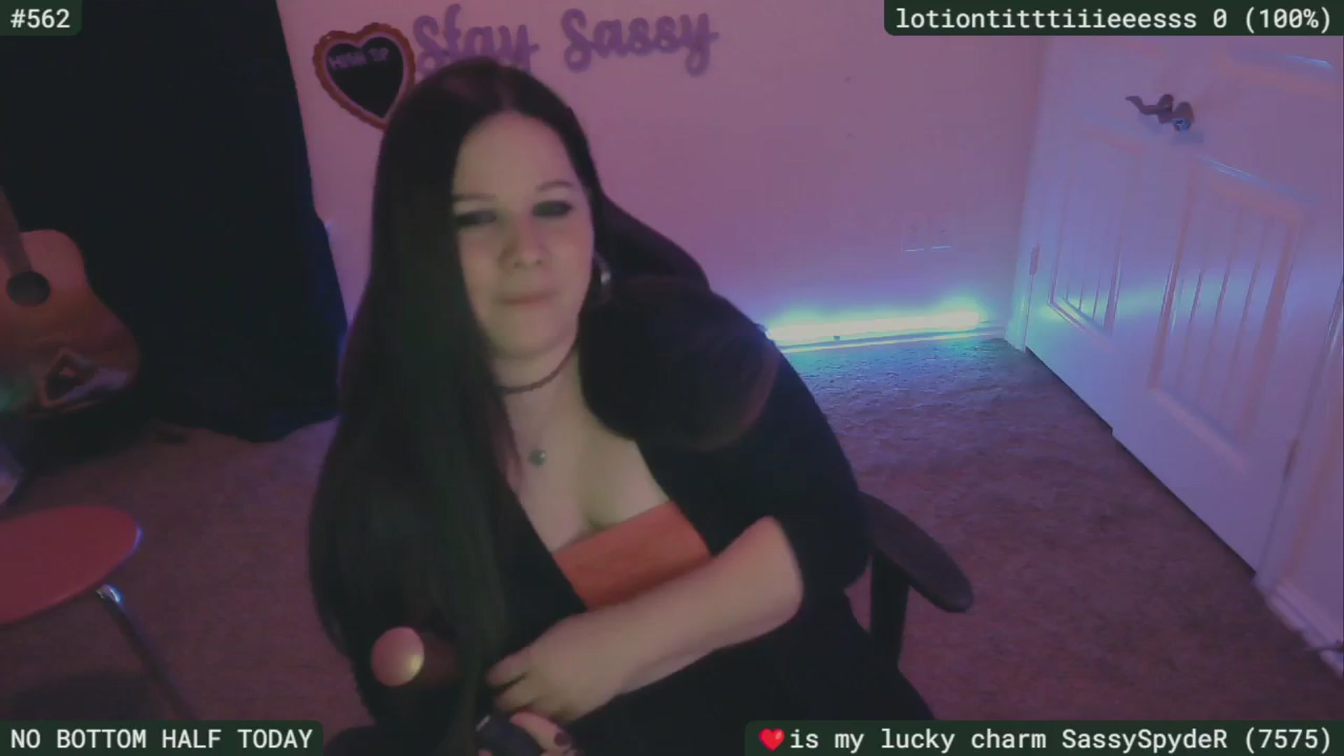 Gallery image thumbnail from SassySarah94's myfreecams stream on, 03/10/2024, 03:04 image 10 of 20