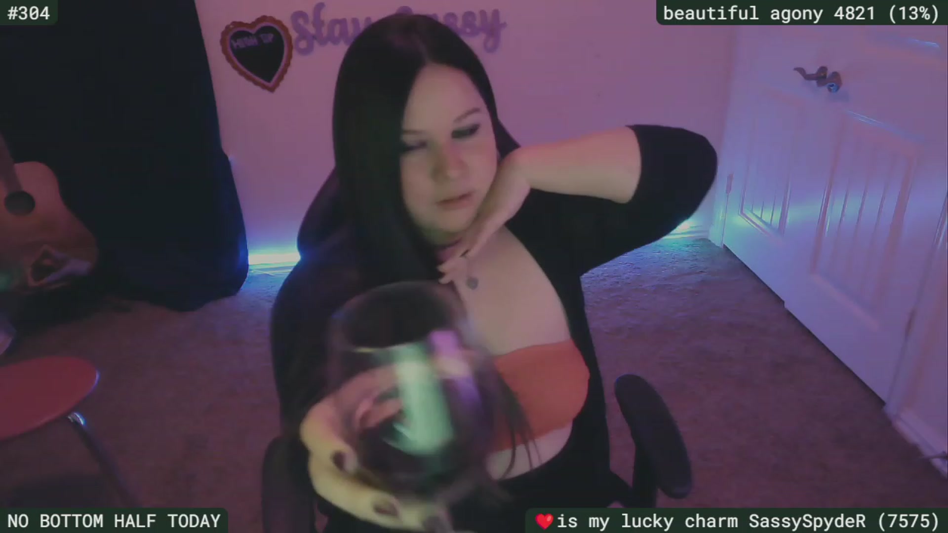 Gallery image thumbnail from SassySarah94's myfreecams stream on, 03/10/2024, 05:29 image 1 of 20