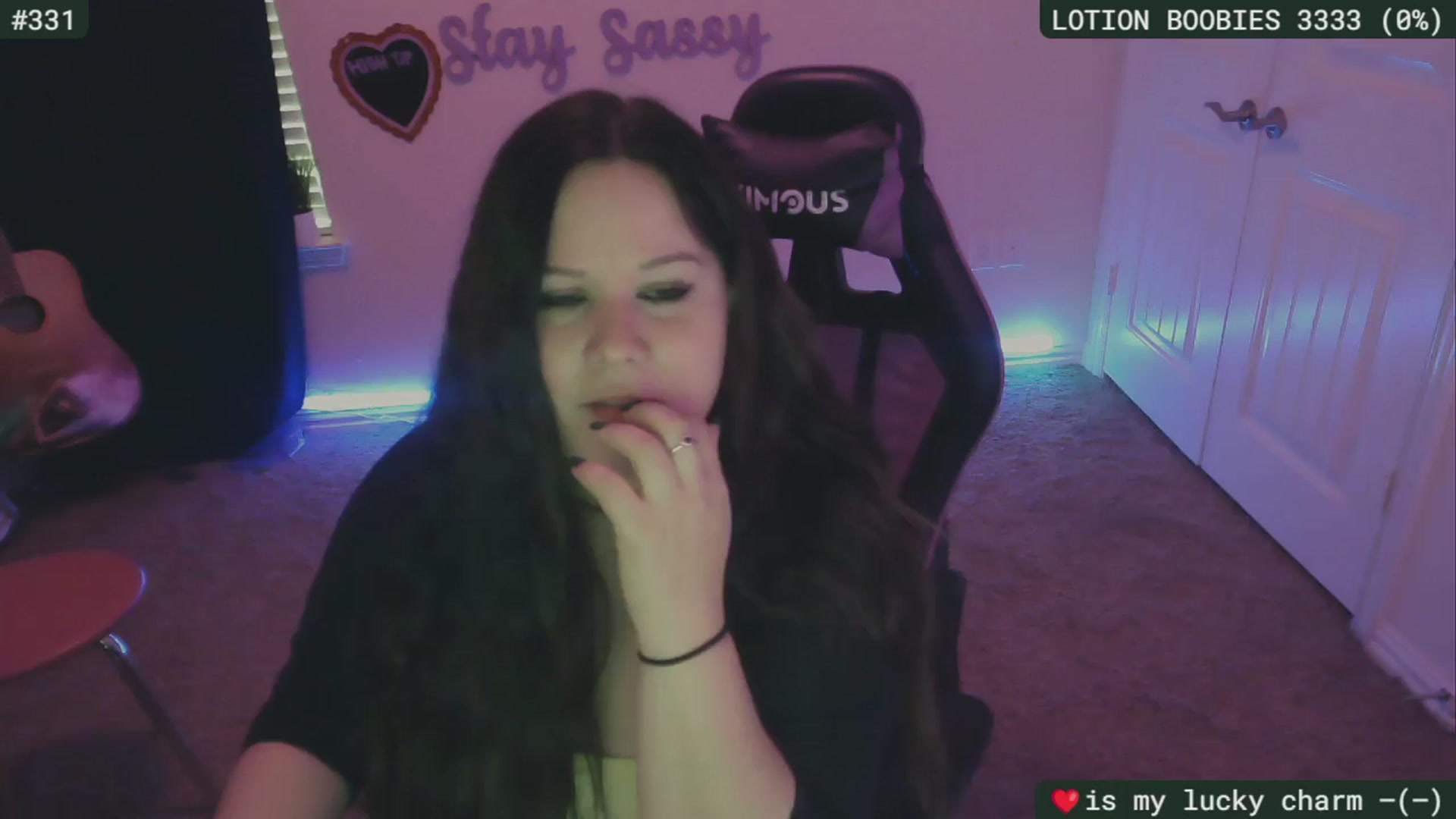 Gallery image thumbnail from SassySarah94's myfreecams stream on, 03/26/2024, 20:32 image 14 of 20