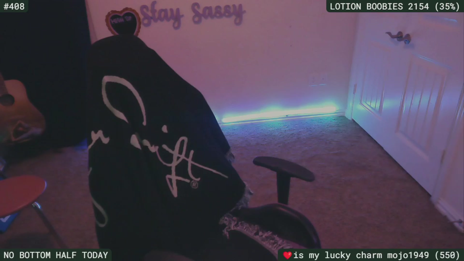 Gallery image thumbnail from SassySarah94's myfreecams stream on, 03/31/2024, 04:38 image 6 of 20