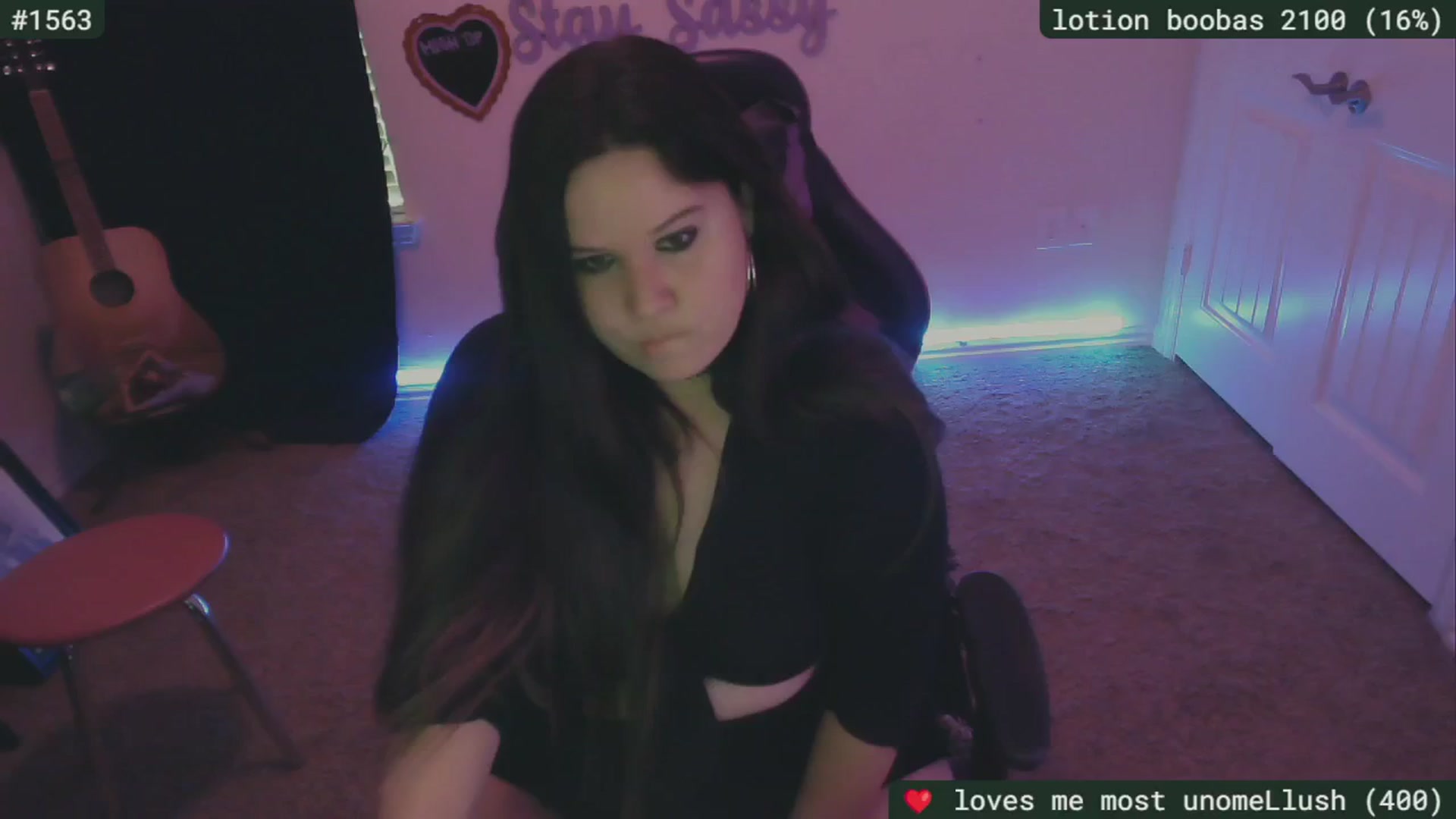 Gallery image thumbnail from SassySarah94's myfreecams stream on, 04/22/2024, 21:23 image 16 of 20