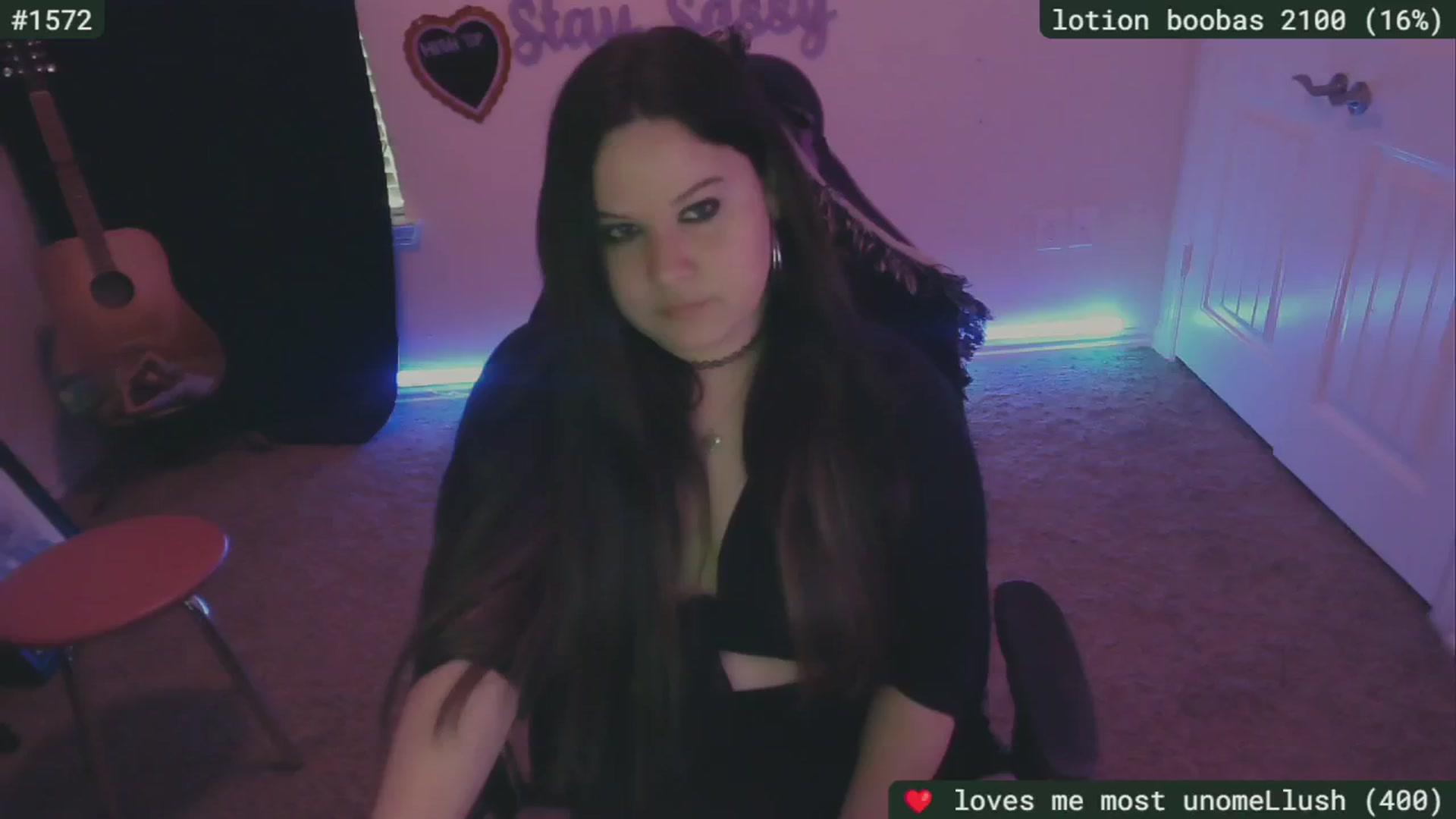 Gallery image thumbnail from SassySarah94's myfreecams stream on, 04/22/2024, 21:23 image 15 of 20
